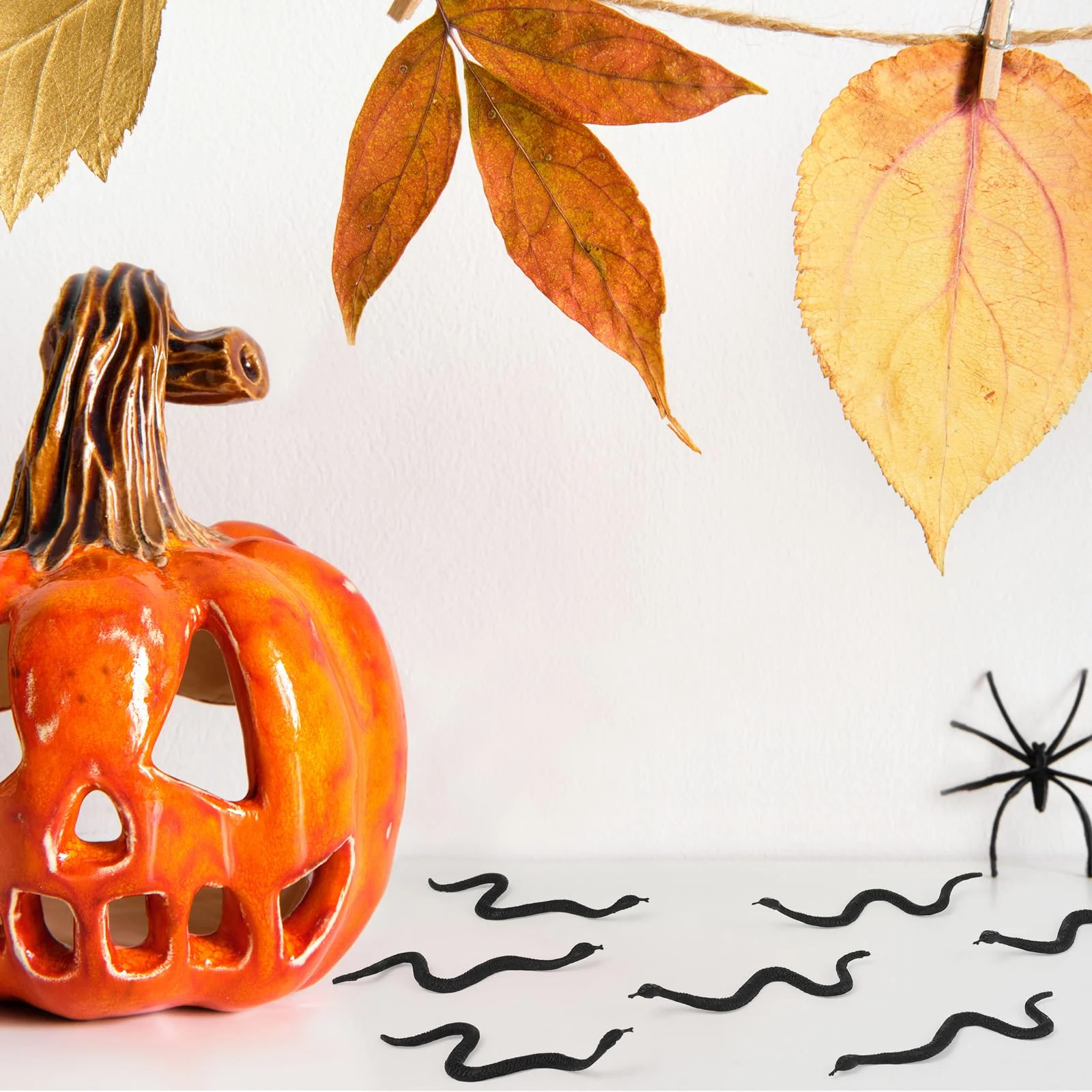 100Stücke Realistische Kunststoff Schlangen Deko: Kleine Schlange Halloween Horror Deko Tischdeko Streiche Spielen Scherzartikel für Motto Spukhaus Party(Geeignet für Personen ab 14 Jahren) - Image 2