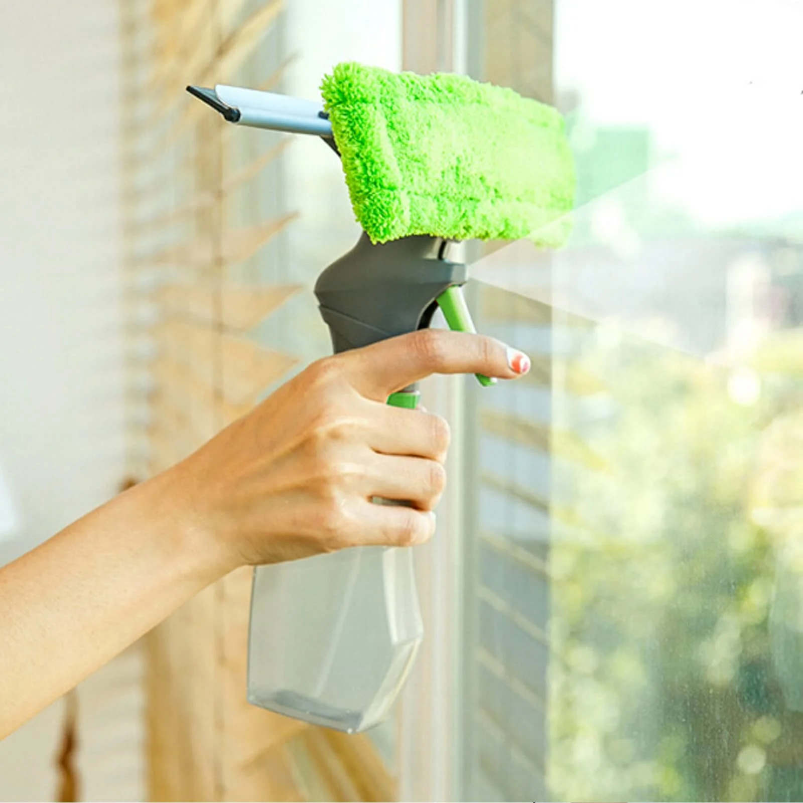 3 IN 1 200ml Fensterwischer mit Sprühfunktion, Fenster Putzen mit Sprühgerät, Fensterreiniger, Abnehmbares Mikrofaser Fenster-Reinigungspad - Image 4