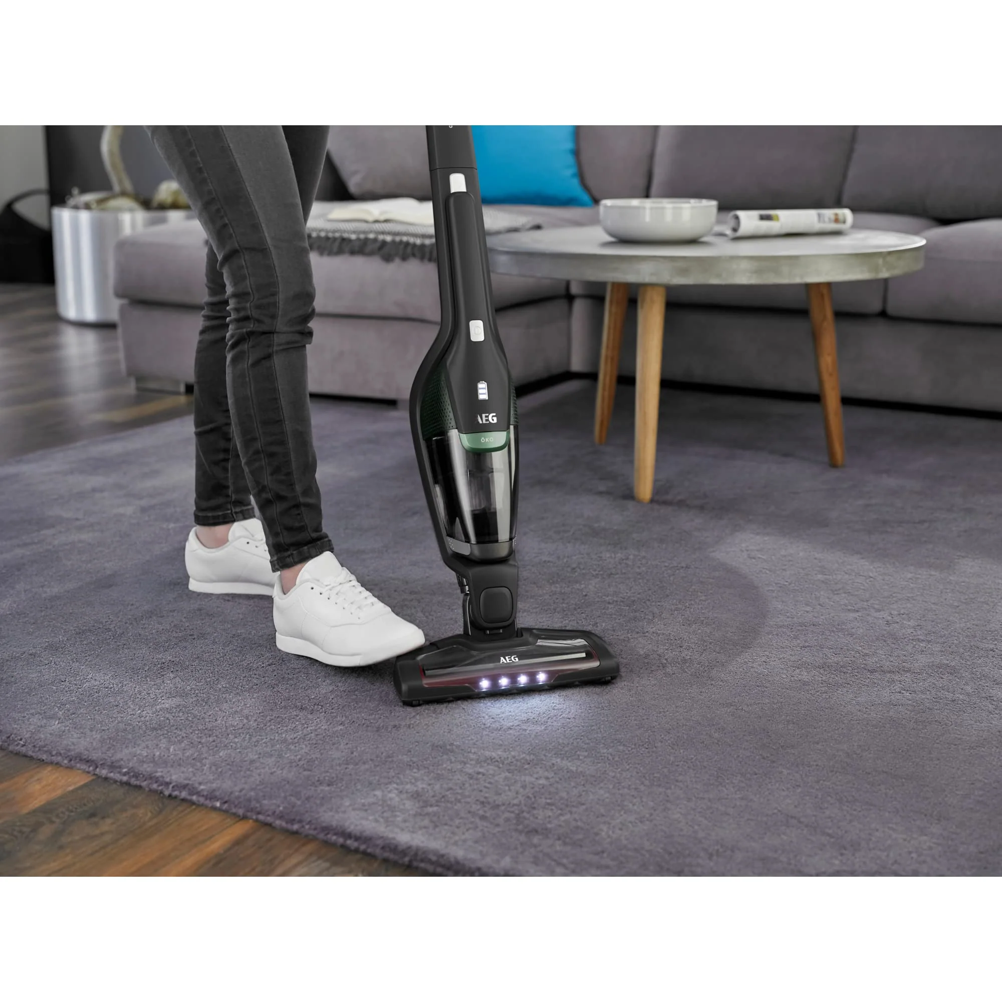 AEG Ergorapido CX7-2-45MÖ 2in1 Akku Staubsauger/50% Recyclingmaterial/beutellos/bis zu 45 min Laufzeit/freistehend/180° Drehgelenk /Bürstenreinigungsfunktion/LED-Lichter/18.5W/ 0.5L/schwarz,grün - Image 10