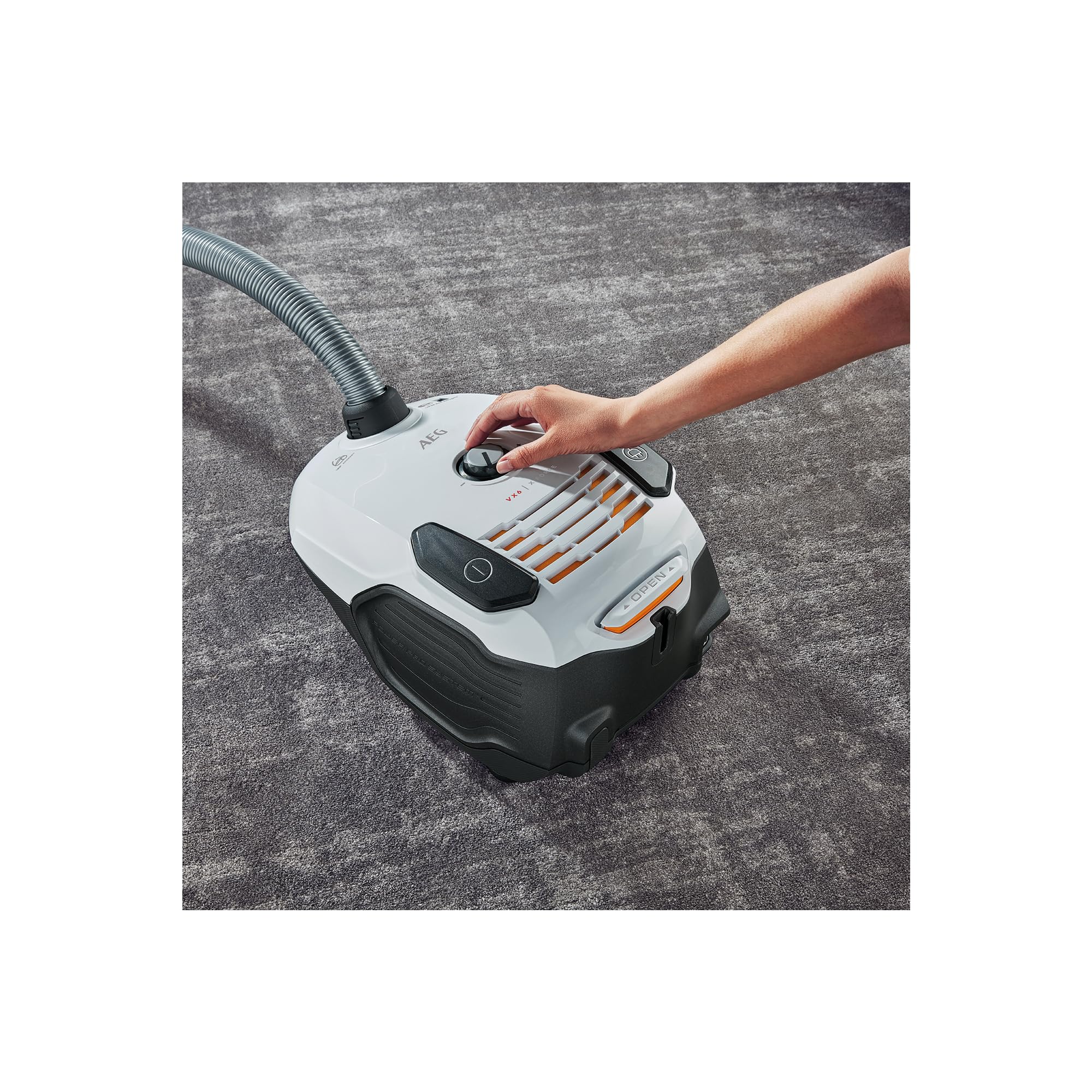 AEG VX6-2-IW-5 Staubsauger mit Beutel / 360° drehbare Räder / Zusatzdüsen und Staubbeutel / für Hart- und Teppichböden / 800 Watt / 9 m Aktionsradius / Ergo-Handgriff / neue technische Version / weiß - Image 3