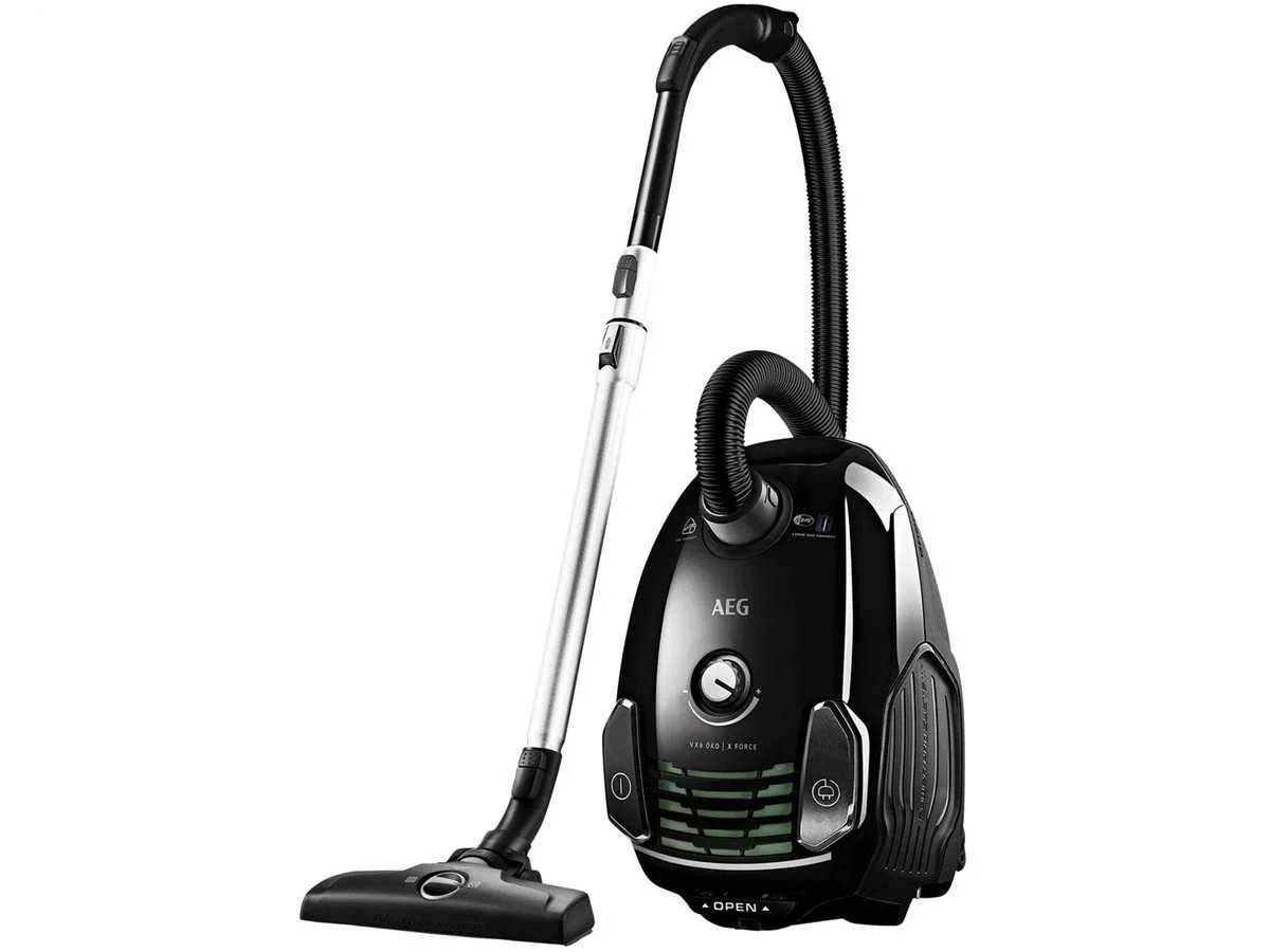 AEG VX6-2-ÖKOX Staubsauger mit Beutel / 60% Recyclingmaterial / Zusatzdüsen / Hart- und Teppichböden / 9 m Aktionsradius / ergonomischer Handgriff / 800 Watt / neue technische Version / schwarz, grün - Image 3