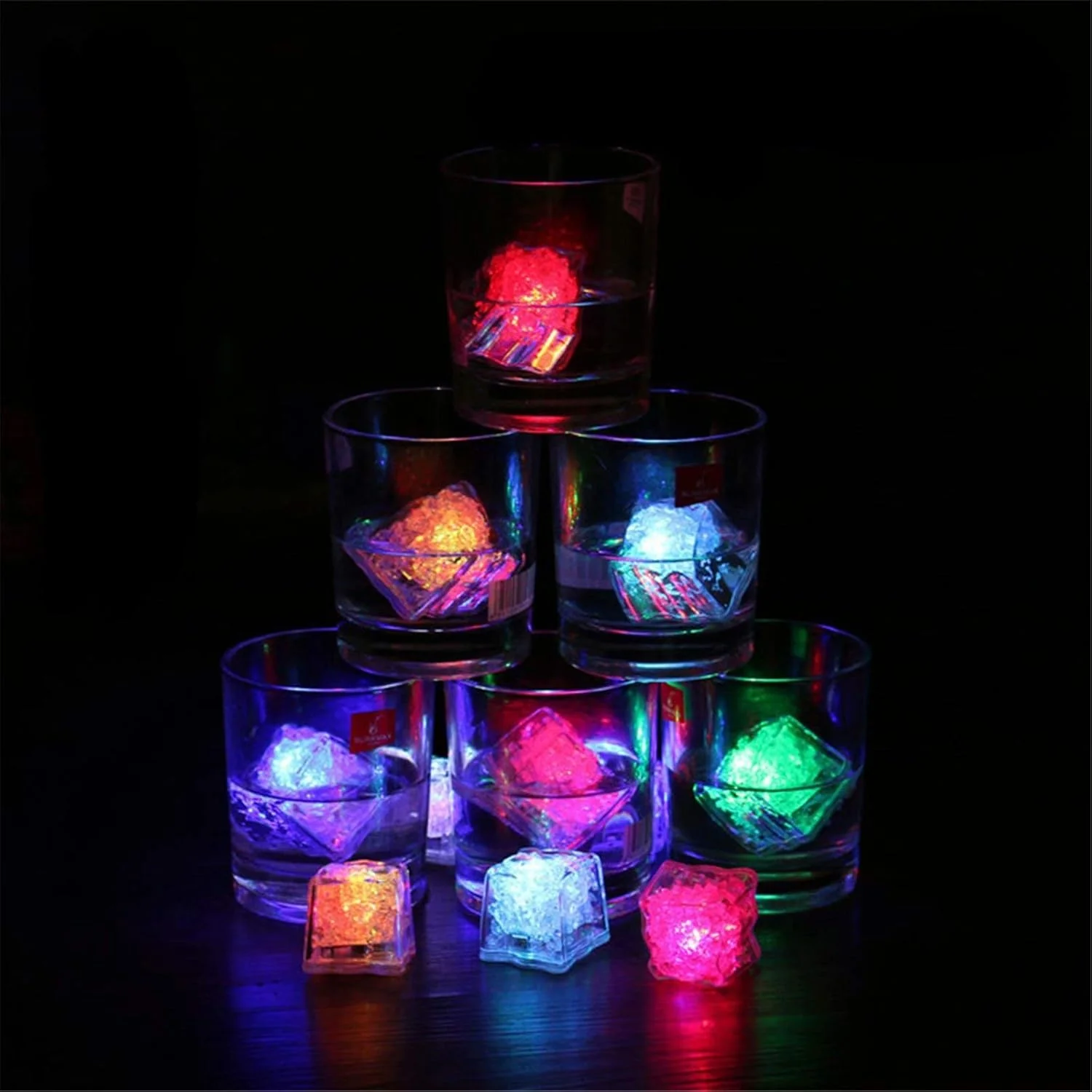 Aohcae 12 Stück LED Eiswürfel Badewannenspielzeug, Leuchte Eiswürfel mit Flüssigkeitssensor, LED Eiswürfel für Getränke, Eisspielzeug für Festival Hochzeit Party Bar Dekoration - Image 4