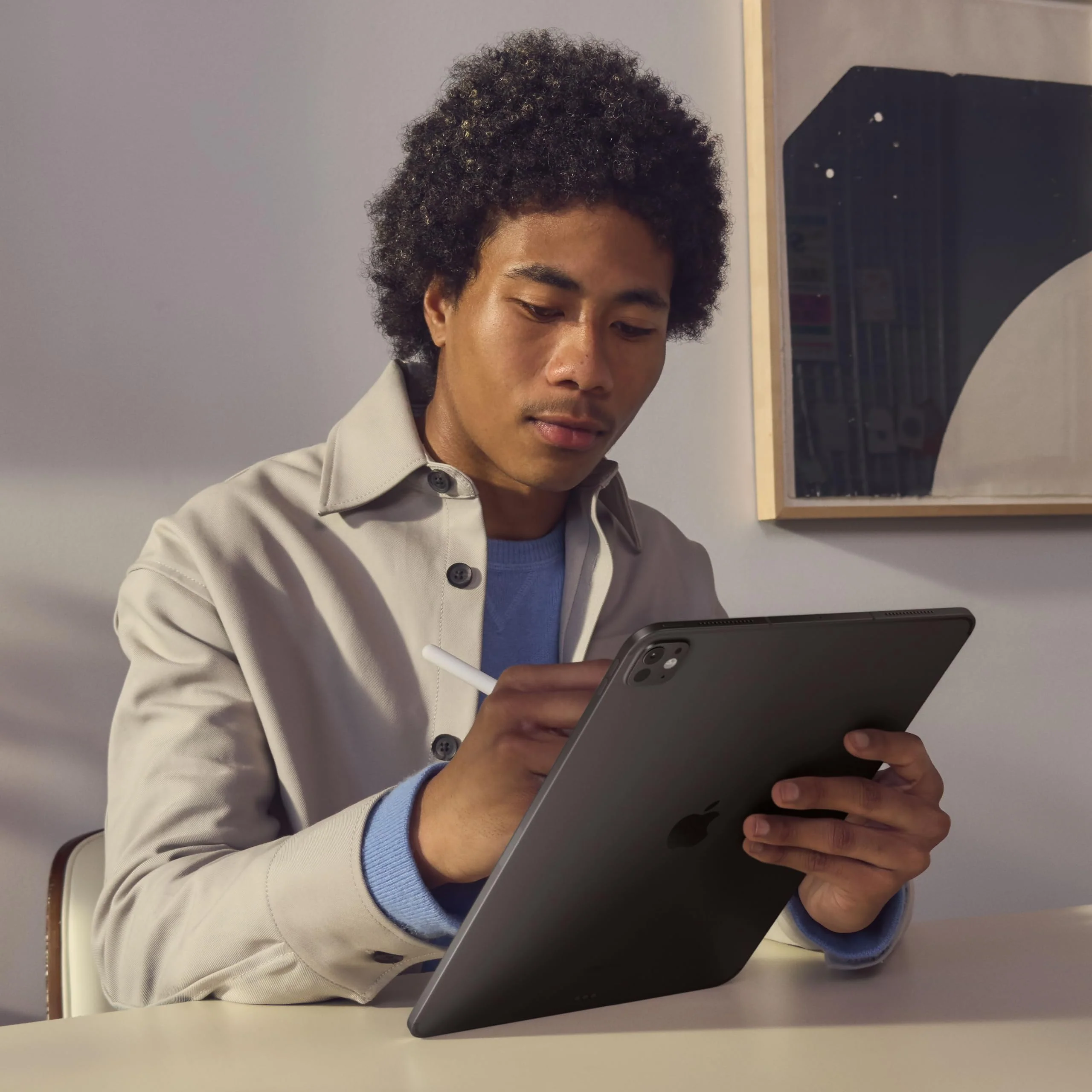 Apple 11" iPad Pro (M4): Ultra Retina XDR Display, 256 GB, 12 MP Querformat Frontkamera/12 MP Rückkamera, LiDAR Scanner, WLAN 6E, Face ID, Batterie für den ganzen Tag, Standardglas – Silber - Image 4