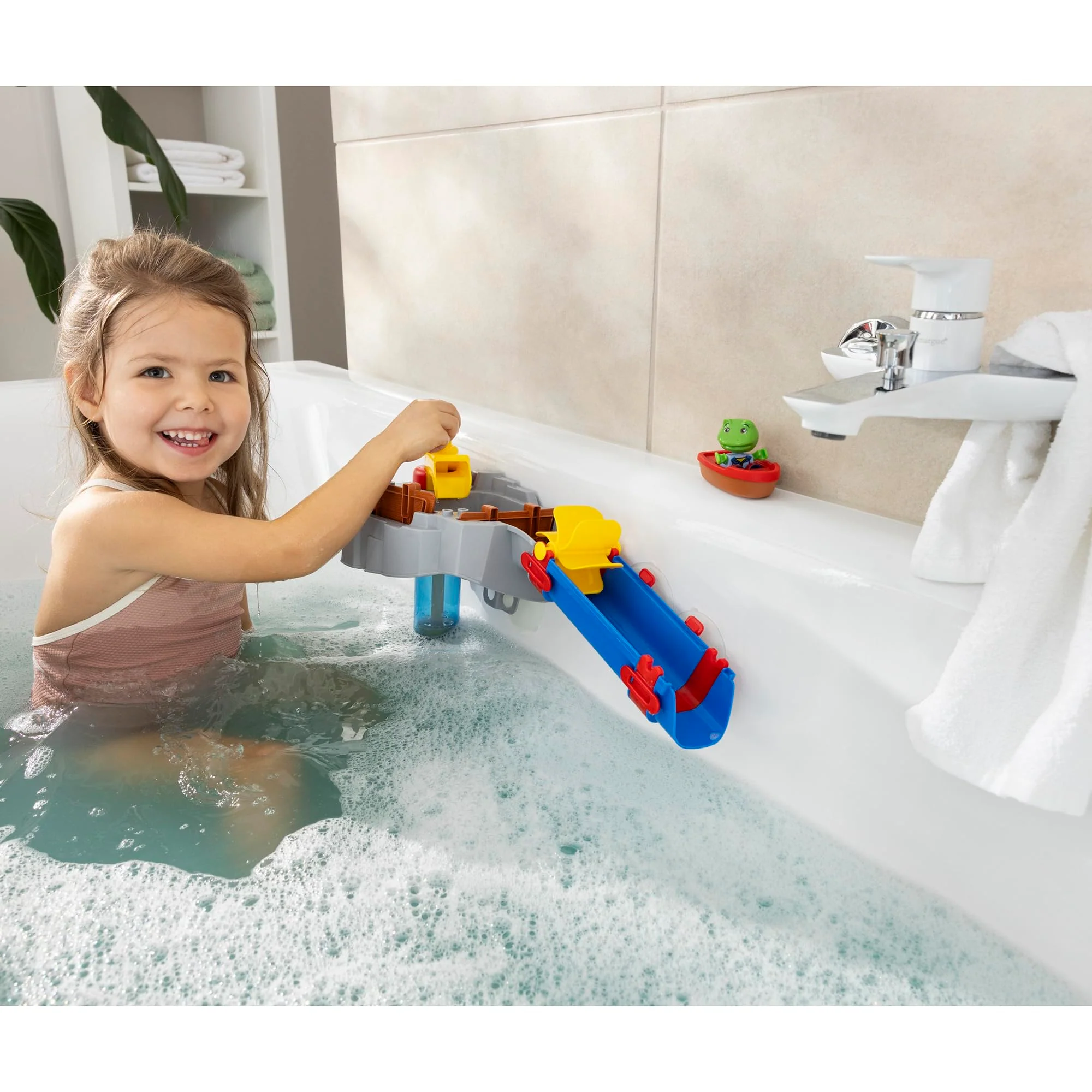 AquaPlay Sploshy Mountain Badewannenspielzeug - Wasserspielzeug für Kinder ab 1,5 Jahre - Spielzeug-Wasserbahn mit Pumpe, Stausee & Boot inkl. Saugnäpfe für Badewanne & Co. - Image 2