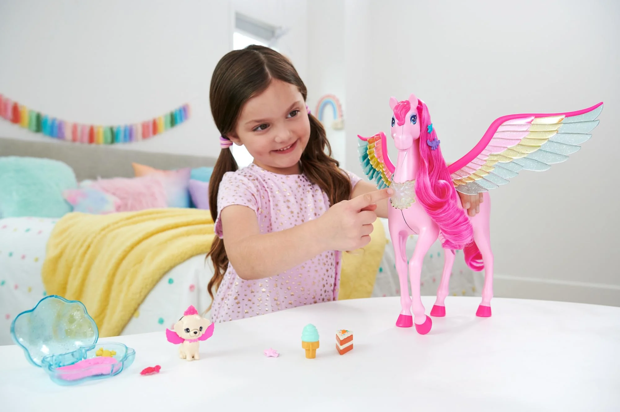 Barbie Ein Verborgener Zauber Pegasus - Interaktives Spielzeug mit Lichtern und Geräuschen, 10 Zubehörteile, Regenbogenflügel, für Kinder ab 3 Jahren, HLC41 - Image 6