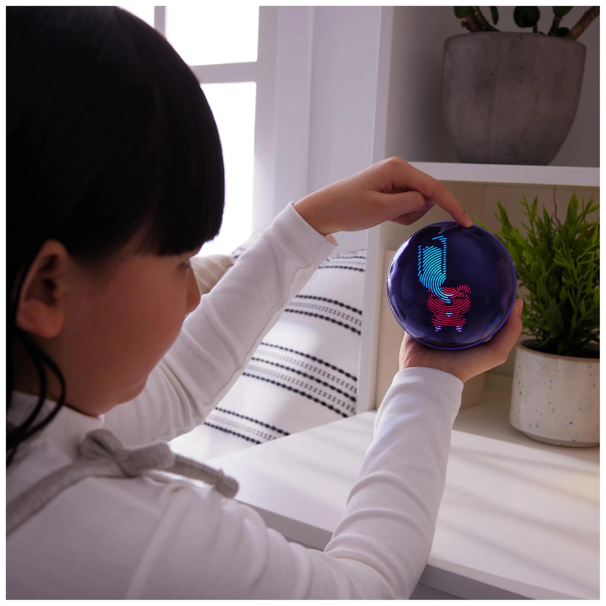 Bitzee Hamsterball - interaktives Spielzeug mit über 20 virtuellen Hamstern zum Rollen und Spielen, das Digitale Haustier reagiert auf Berührung und Bewegung, für Kinder ab 5 Jahren - Image 3