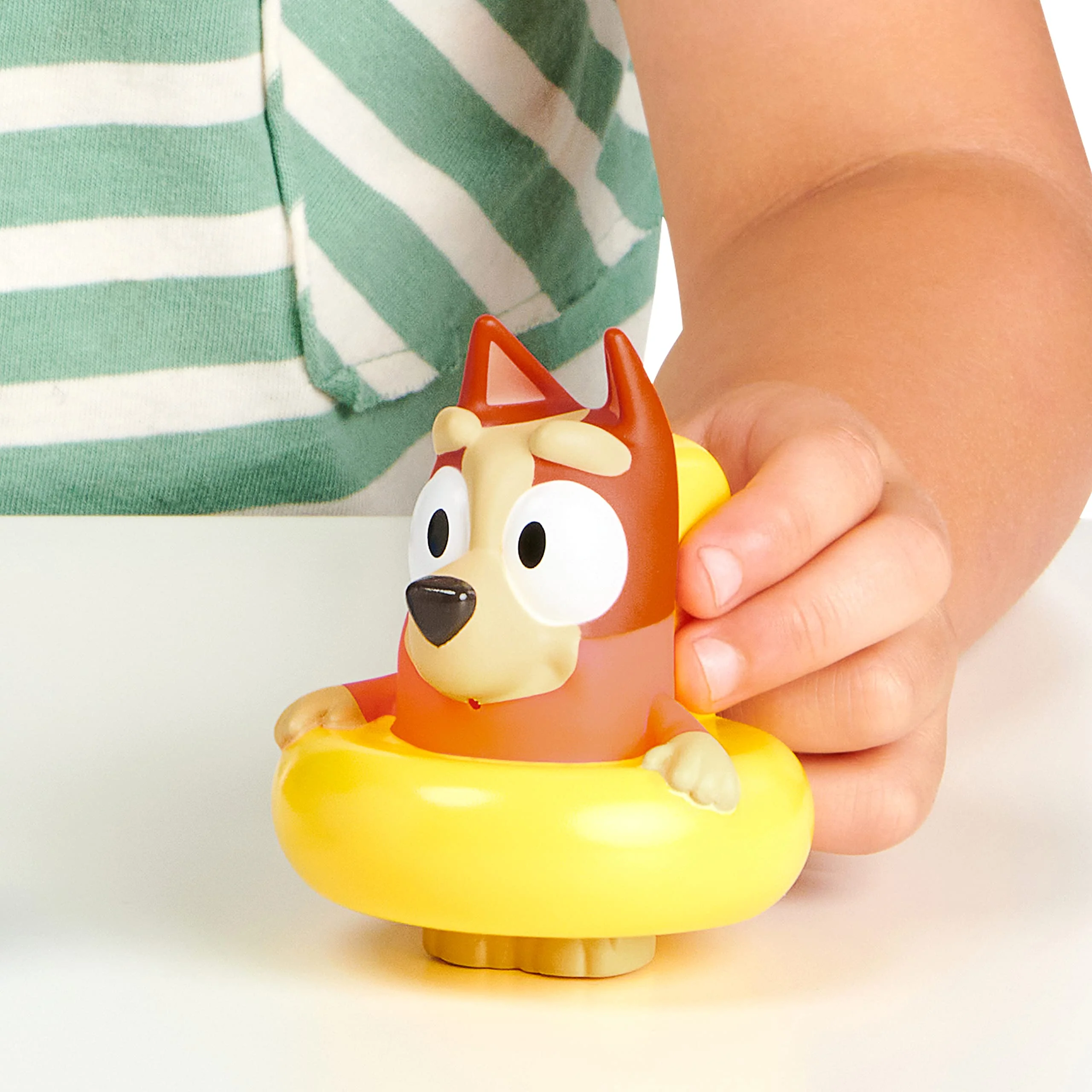 Bluey Badespielzeug: Bluey und Bingo Mit Wasserspritzfunktion und Ball - Offizieller Sammelartikel - Image 6