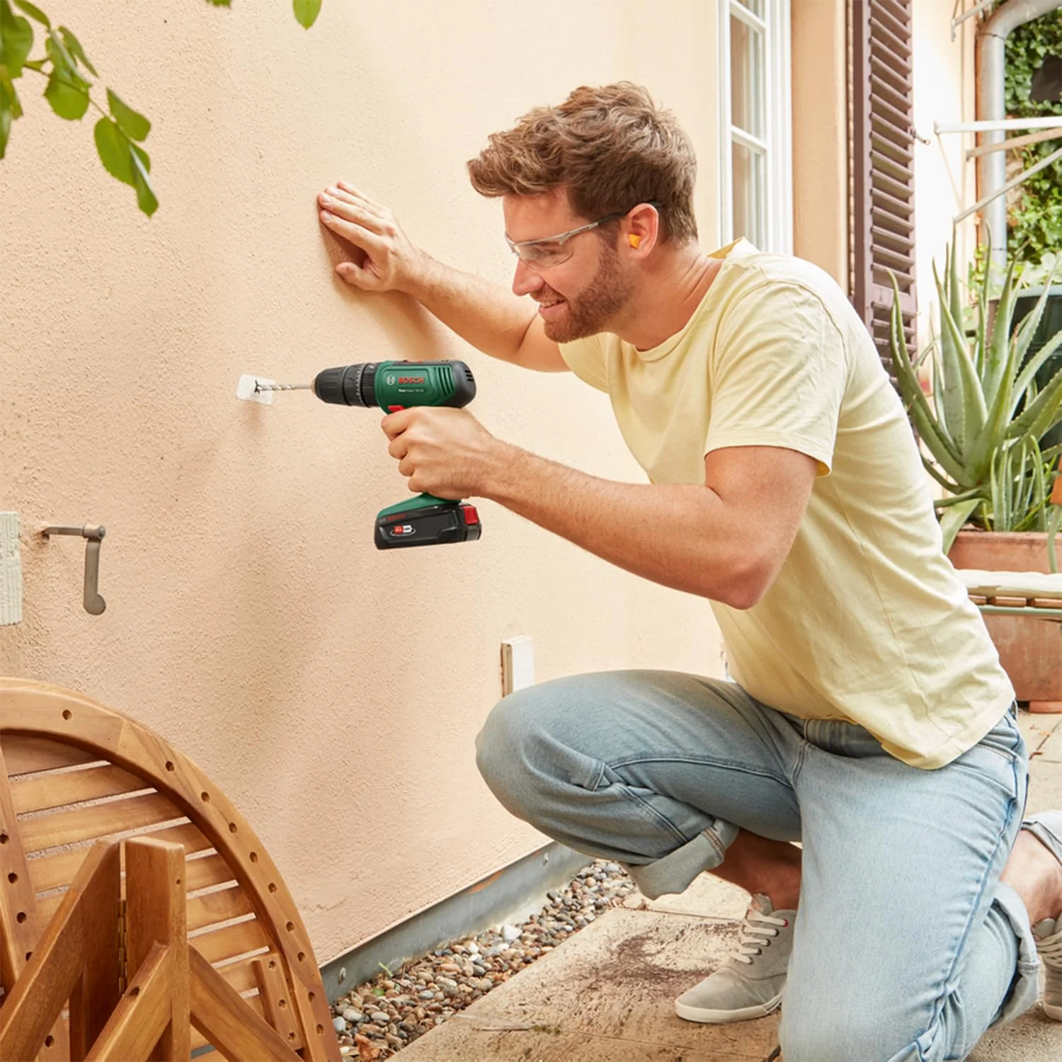 Bosch Akku Schlagbohrschrauber EasyImpact 18V-40 (Schrauben, Bohren in Holz, Metall und Kunststoff; Schlagbohren in Mauerwerk; 241-teiliges Bit-Set; 1 Akku 1,5Ah; 18 Volt System; in SystemBox) - Image 4