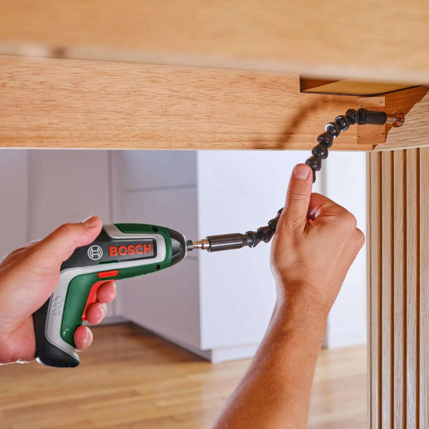 Bosch Kompakter Akku-Schrauber IXO, Flexi-Set (für flexibles Schrauben; 7. Generation; 3,6 V; 2,0 Ah; mit flexibler Erweiterung und Micro-USB-Kabel; Biegung bis 180°; 10 x Bit) - Image 7