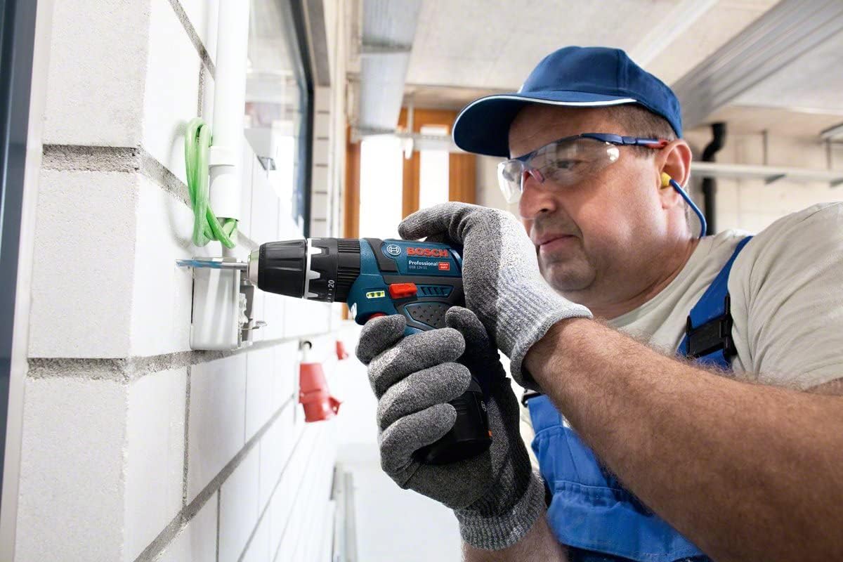 Bosch Professional 12V System Akku Schlagbohrschrauber GSB 12V-15 (Bohr-Ø Holz max: 19 mm, inkl. 2x 2.0Ah Akku + Ladegerät, 2x Bohrer-Set, 1x Bit-Set, Werkzeugtasche) - Amazon Exclusive Set Set - Image 8