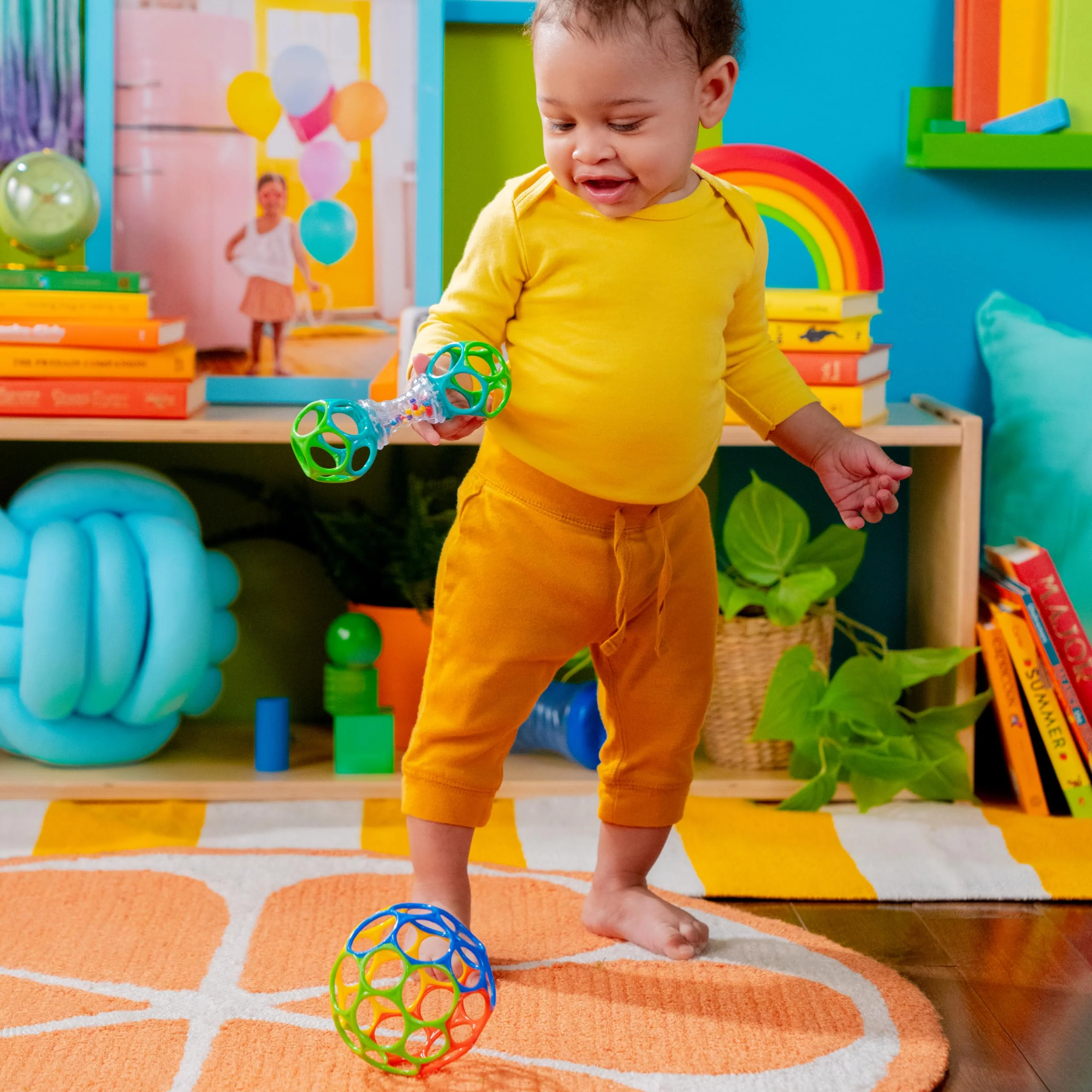 Bright Starts Easy-Grasp Oball Bundle Geschenk-Set - Grasp the Day, Ball und Rasselspielzeug 2er-Pack, BPA-frei, Unisex, Newborn+ - Image 6