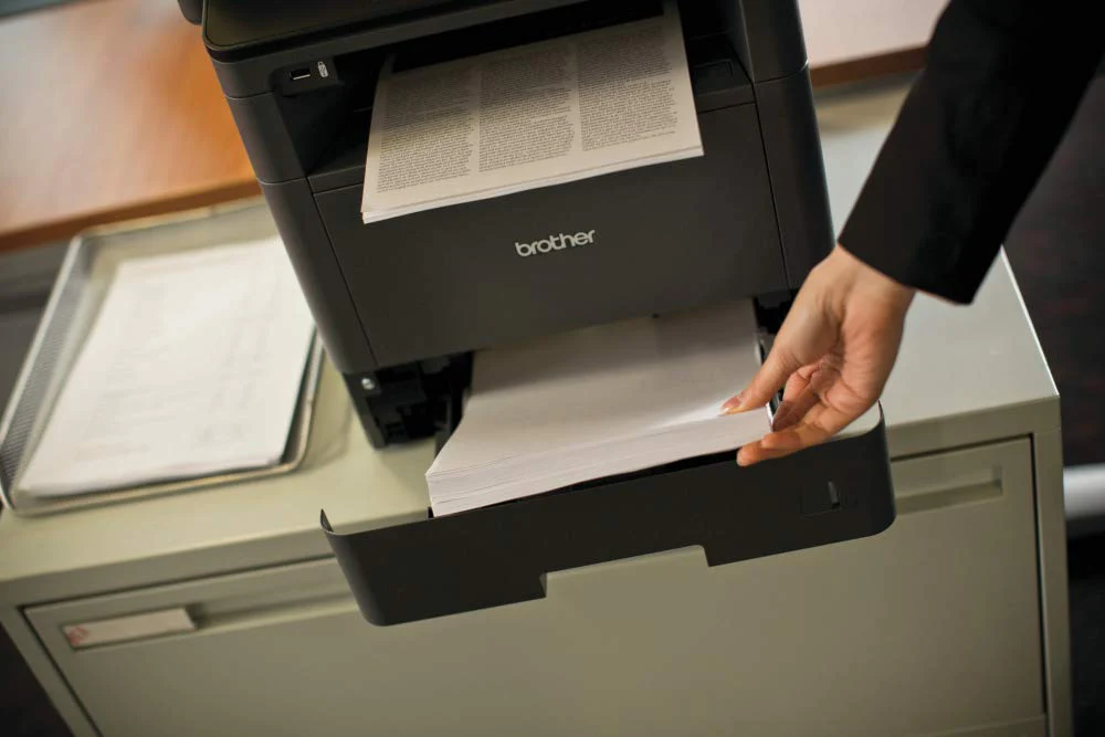 Brother MFCL5750DW Multifunktions-Laserdrucker mit Fax, weiß und schwarz, 40 ppm, kabelgebundenes Netzwerk, WLAN, Drucken, Kopieren und Scannen automatisch, Display (überholt) - Image 2