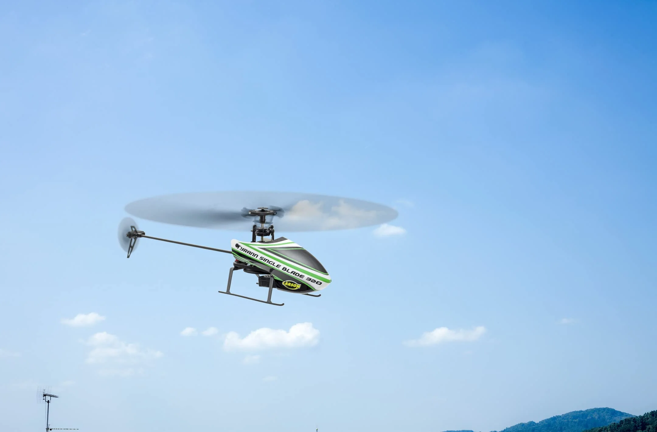 Carson 500507171 - Ferngesteuerter Helikopter Tyrann Single Blade 320 2,4 GHz - RC Flugzeug ab 16 Jahre, 100% RTF Komplettset, mit Höhenkontrolle und Start- & Landefunktion, grün - Image 4