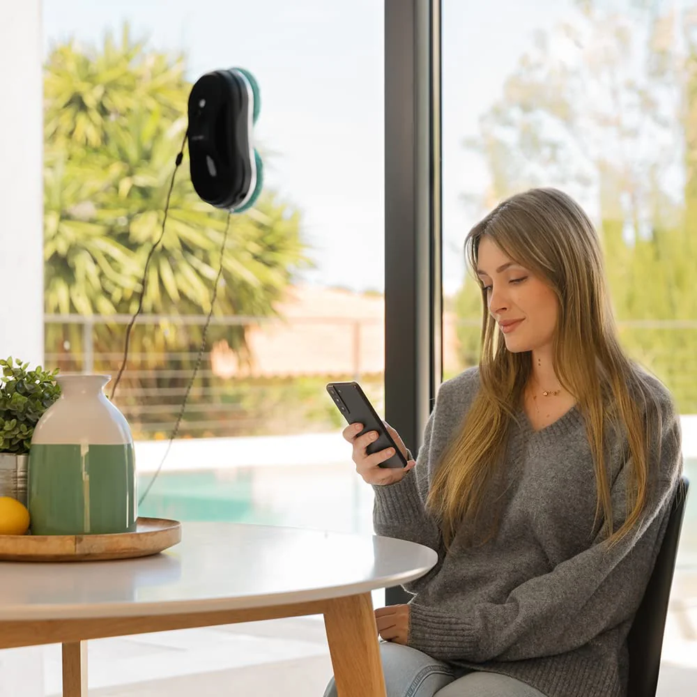 Cecotec Fensterputzroboter Windroid 890 SprayWater Smart Connected. 90 W, 3-in-1: Sprüht, Reinigt und Trocknet, App, Fernbedienung, Automatisches Sprühen, 4 Prog, Steuerung von Funktionen, Bewegungen - Image 5