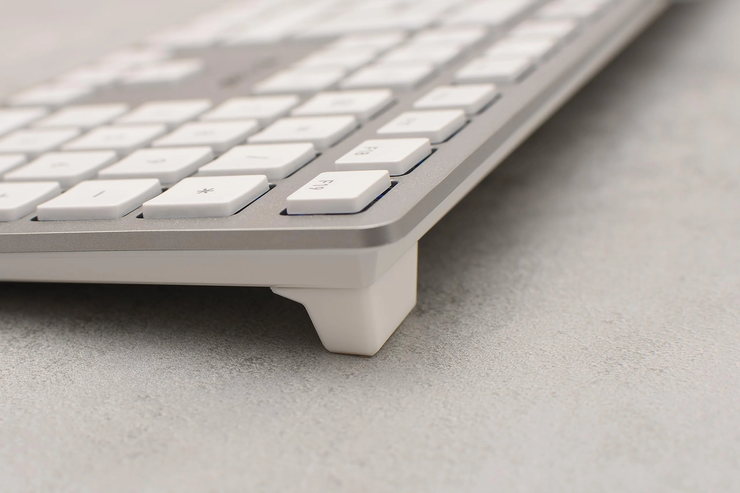 CHERRY KC 6000C FOR MAC, Kabelgebundene Mac-Tastatur (USB-C Anschluss), Französisches Layout (AZERTY), Flüsterleise Tasten, Flaches Design, Weiß-Silber - Image 6