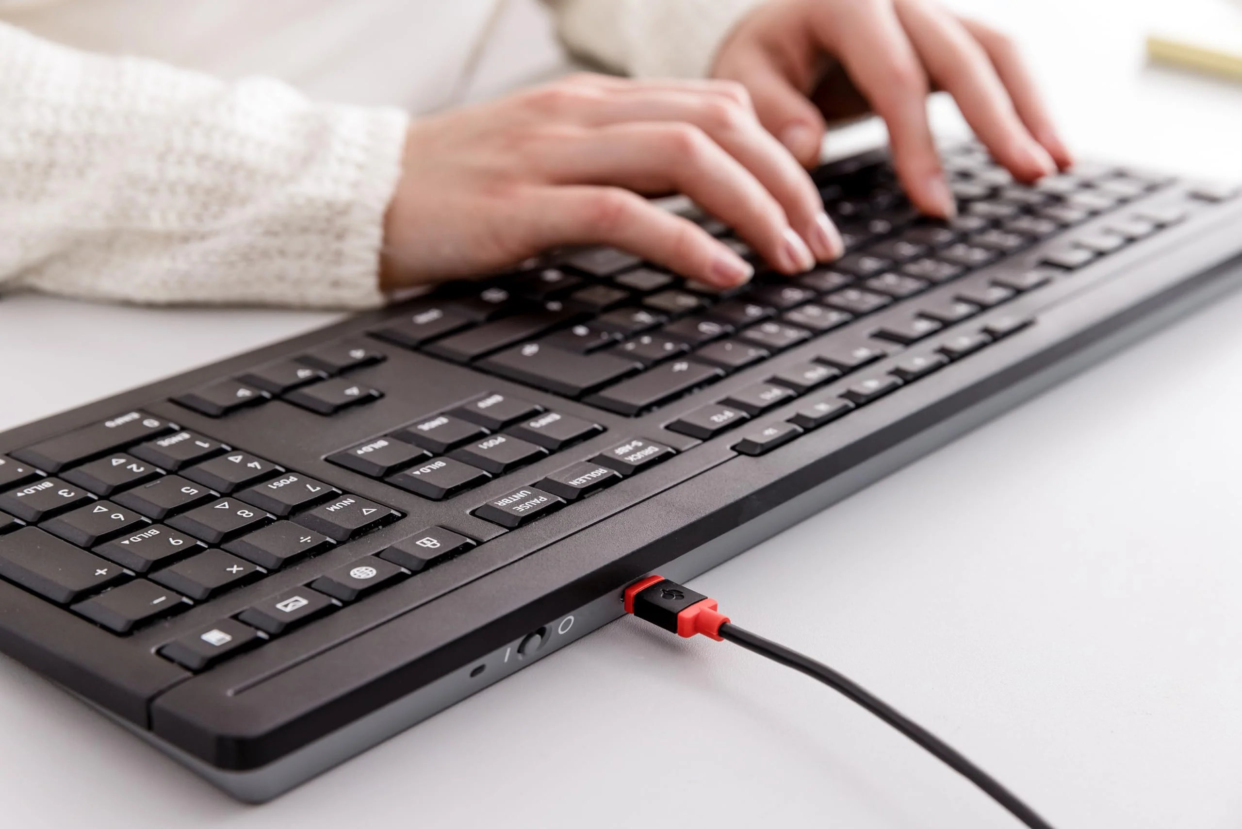 CHERRY STREAM DESKTOP RECHARGE, Kabelloses Tastatur-Maus-Set, Slowenisches Layout (QWERTZ), 2,4 GHz Funk, Leiser Tastenanschlag, Wiederaufladbar, Schwarz - Image 8