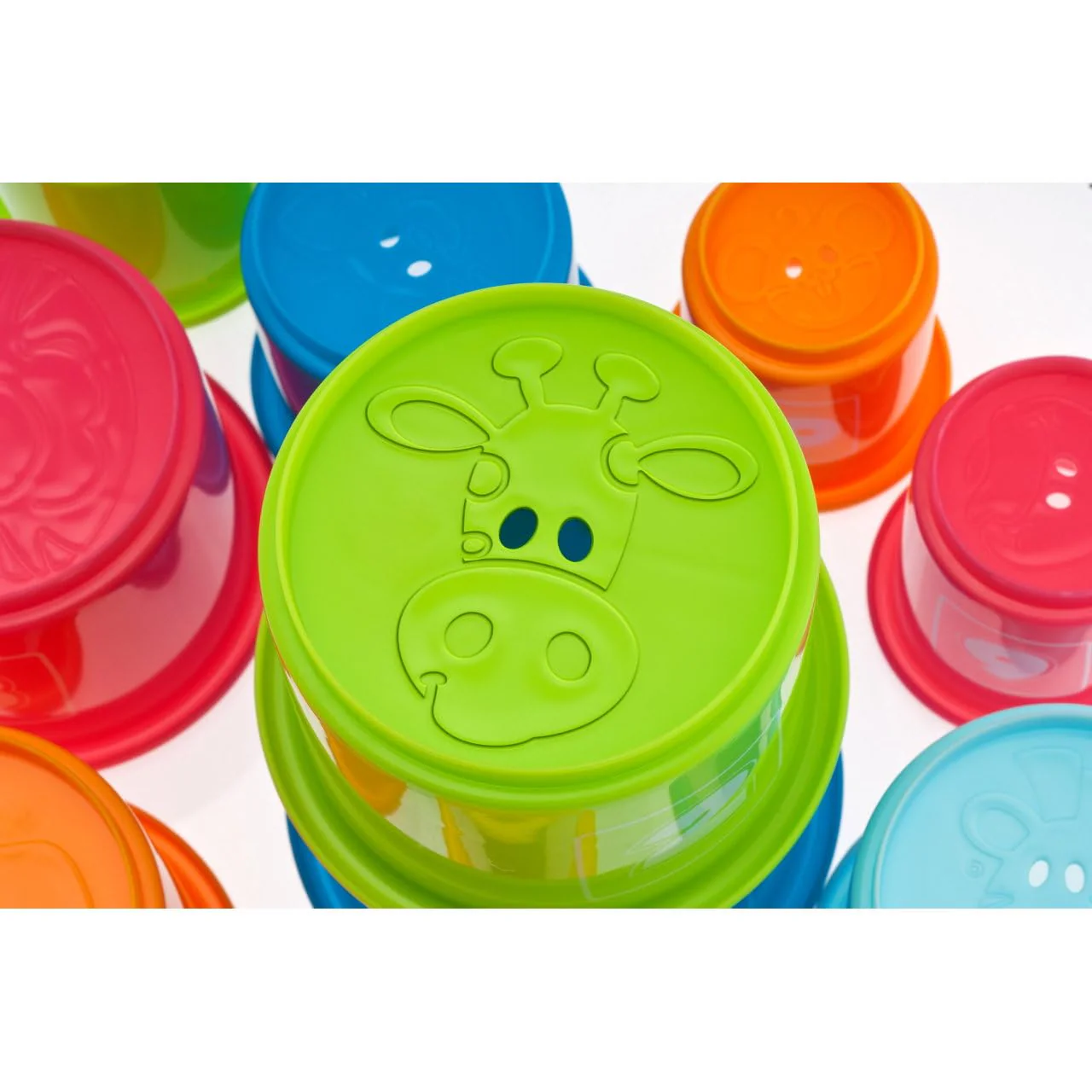 Chicco Stapelbare Becher, Stapelturm mit 10 bechers, mit mehrere Größen und Farben zu stapeln, mit Zahlen zu sortieren, entwickelt logische Fähigkeiten, Für Babys & Kinder, Baby Spielzeug, 9-36M - Image 3