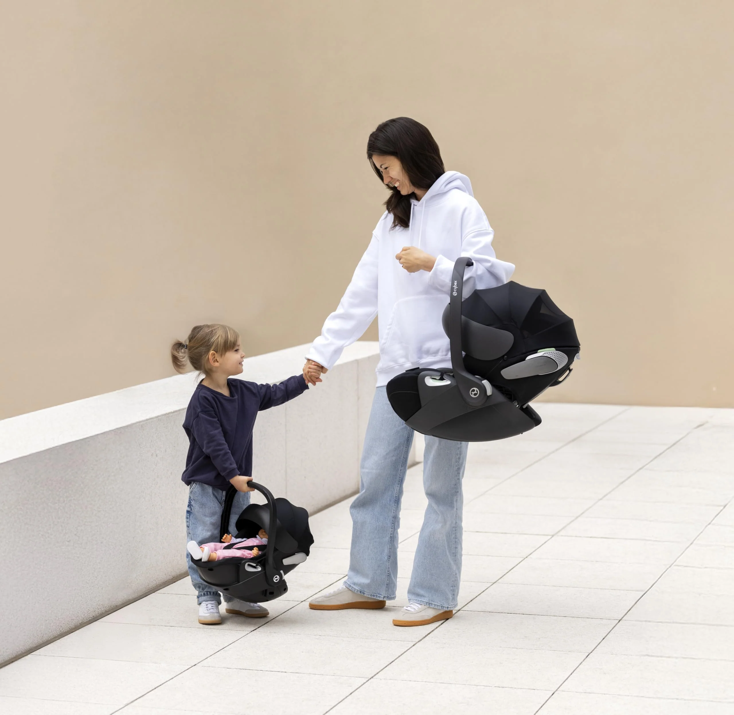 Corolle 9000141880 - Cybex 2in1 Puppen Trageschale und Wiege, mit Gurt und Verdeck, kann mit dem Cybex Puppenwagen verbunden Werden, für alle 36-42cm Babypuppen, ab 3 Jahren - Image 5