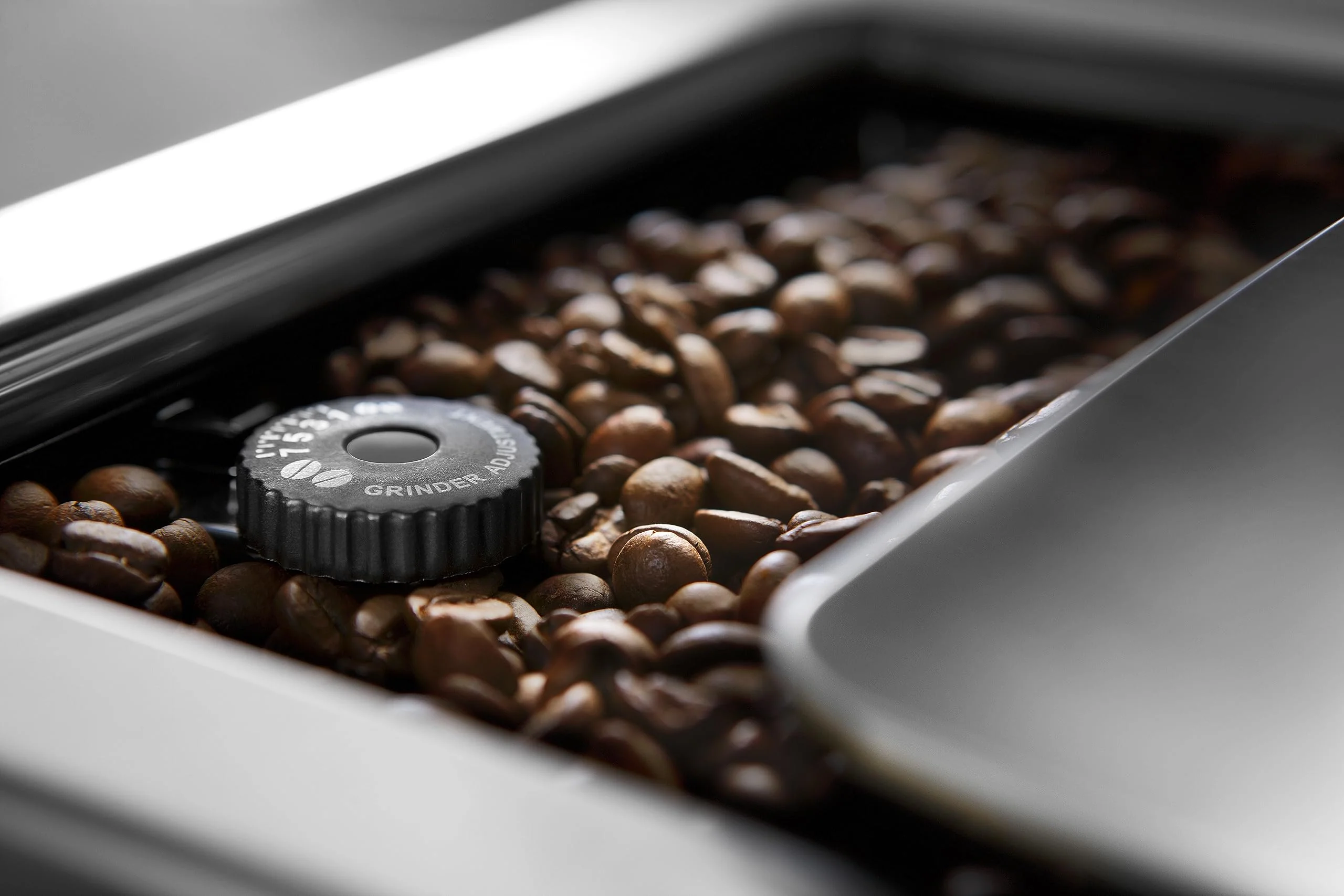 De'Longhi PrimaDonna Elite ECAM 656.55.MS Kaffeevollautomat mit LatteCrema Milchsystem, Cappuccino & Espresso, 3,5 Zoll TFT Touchscreen Farbdisplay & App-Steuerung, Edelstahlfront, silber - Image 5