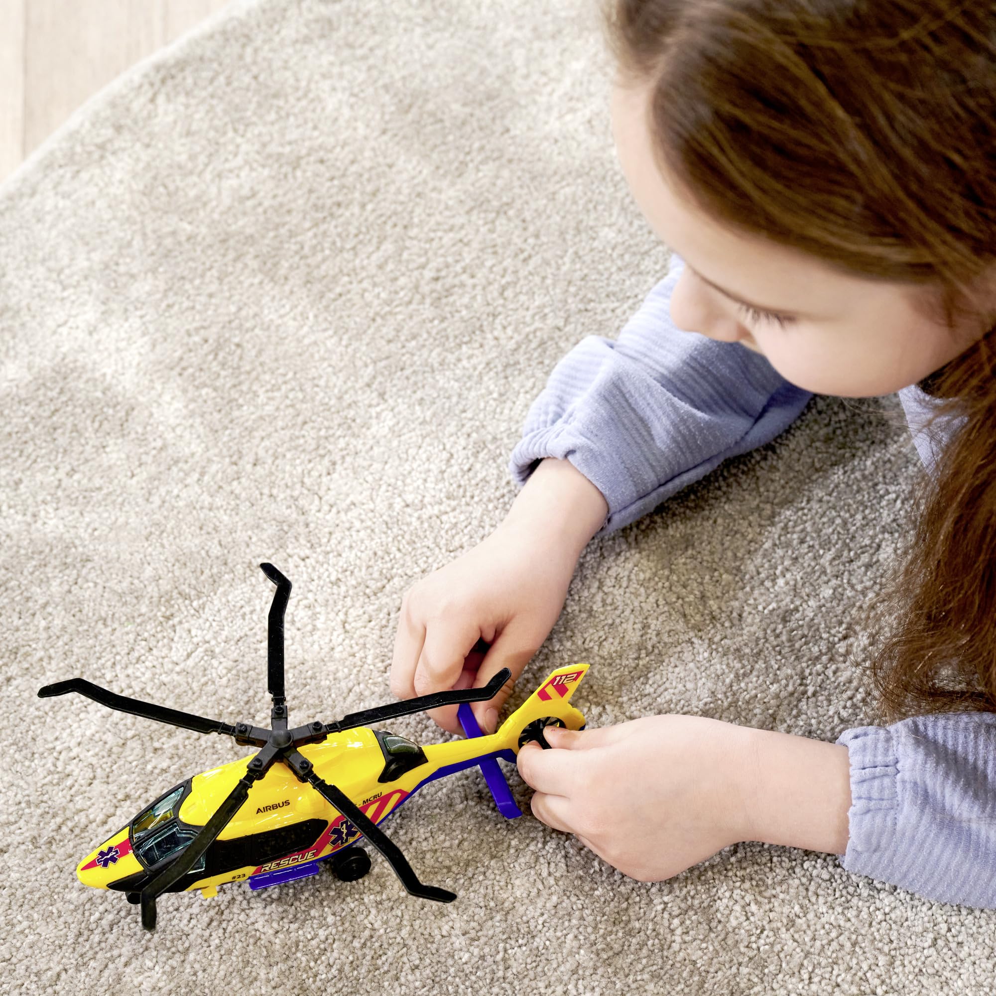 Dickie Toys - Rettungs-Helikopter Airbus H160 (gelb, 23 cm) mit hochwertigem Aufzieh-Propeller (Ultra-leise & Lange Laufzeit) - Spielzeug-Hubschrauber für Kinder ab 3 Jahre - Image 3