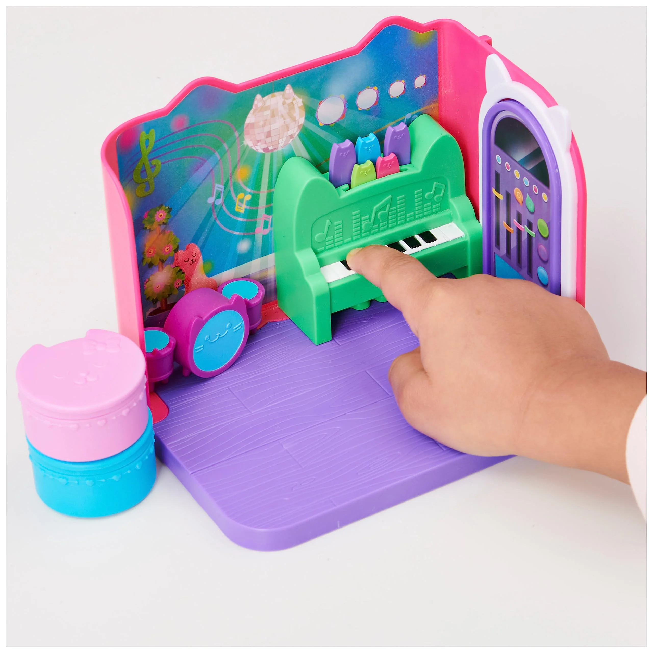 DREAMWORKS GABBY'S DOLLHOUSE - Deluxe Raum, Groovy Music Room, Musikzimmer mit DJ Katzenminze, 2 Möbelstücken und 2 Überraschungsboxen mit Zubehörteilen, ab 3 Jahren - Image 9