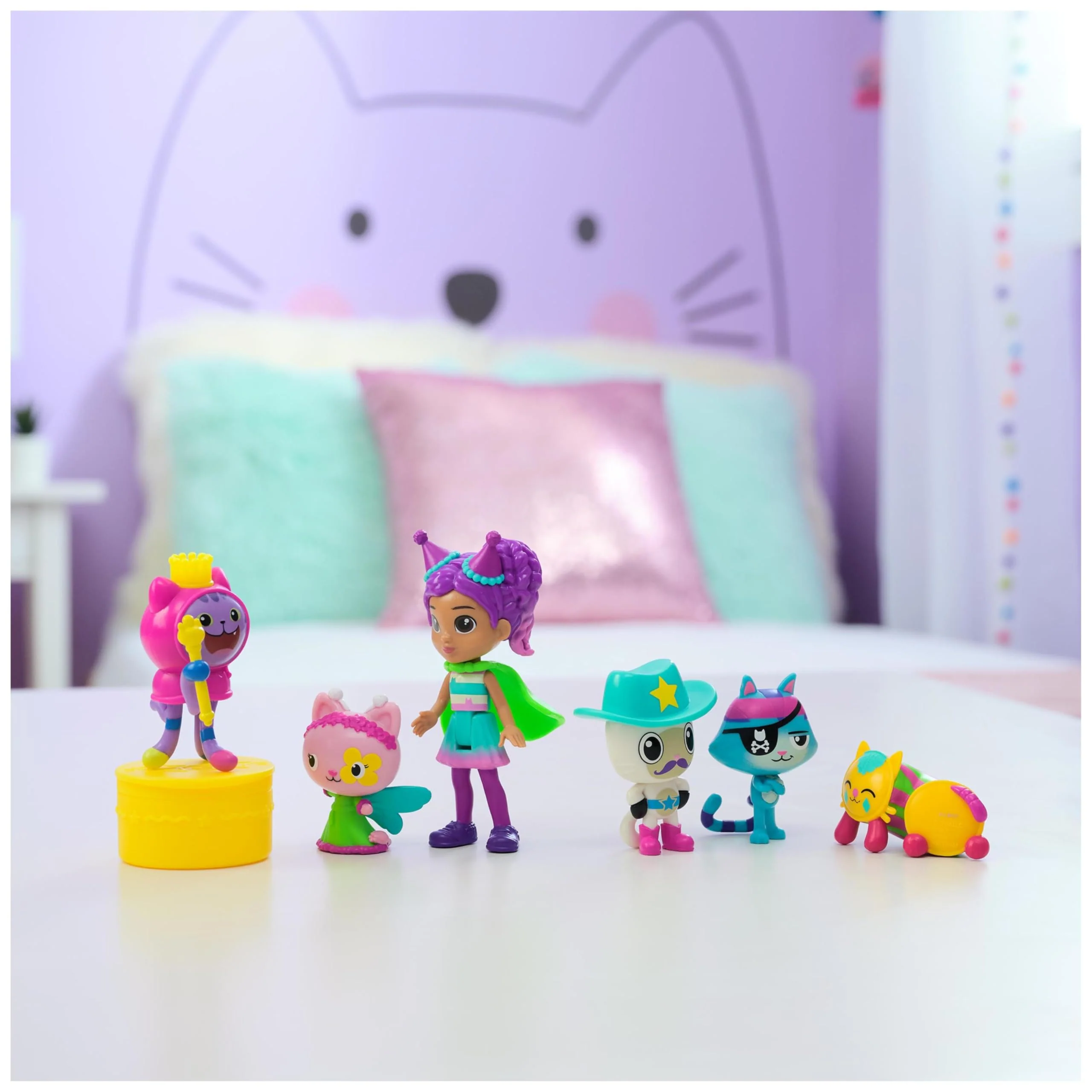 DREAMWORKS GABBY'S DOLLHOUSE - Party-Figuren Geschenkset, Party Gabby mit 6 Katzen-Figuren im festlichen Outfit, ab 3 Jahren - Image 3