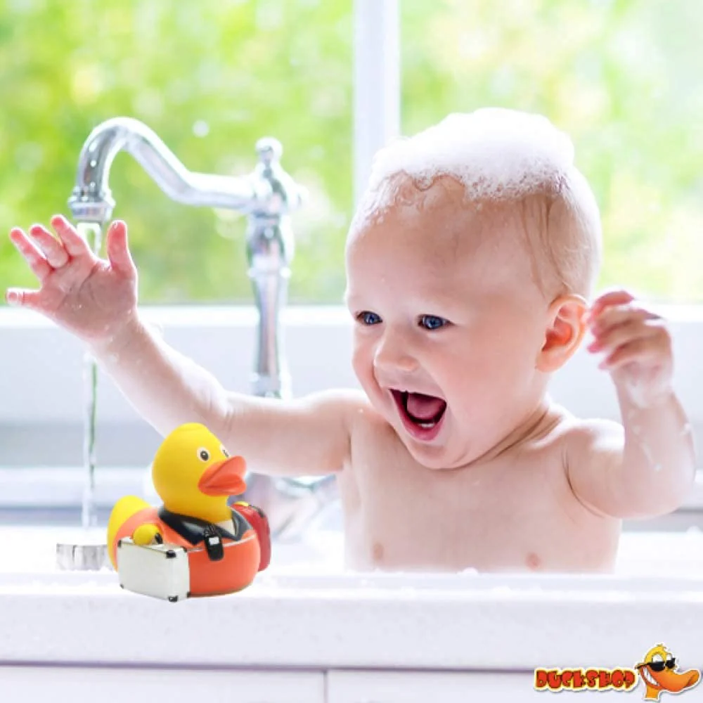 Duckshop I Rettungssanitäter Badeente I Quietscheentchen I Quietscheente - L: 8 cm I inkl. Badeenten-Schlüsselanhänger im Set I Geschenk für Rettungssanitäter I Geschenk für Rettungsdienst - Image 2