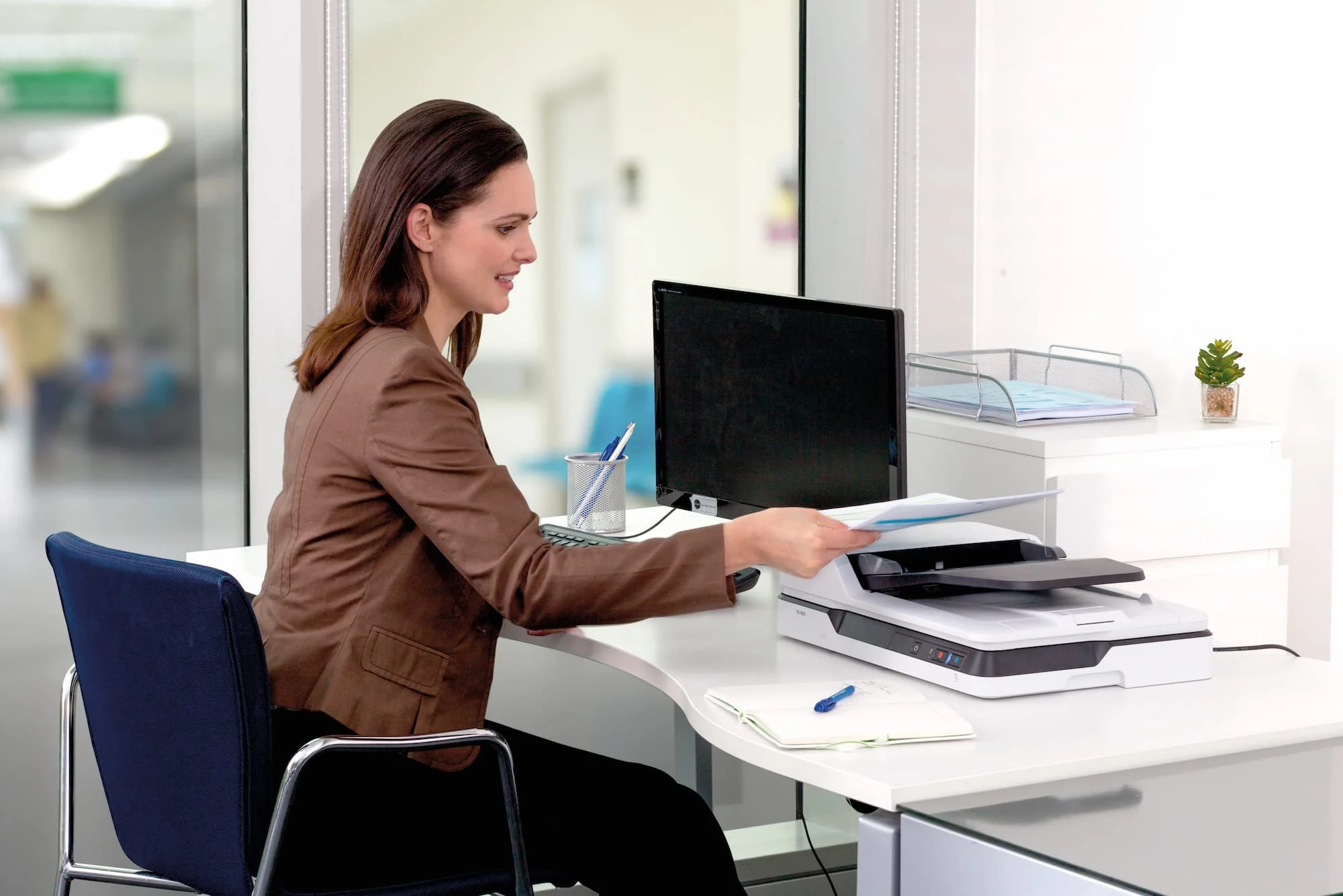 Epson WorkForce DS-1630 DIN A4 Dokumentenscanner (Scanner, kleine Standfläche, Dokumenteneinzug, Duplex, Drei-Pass, 600dpi, USB 3.0) - Image 3