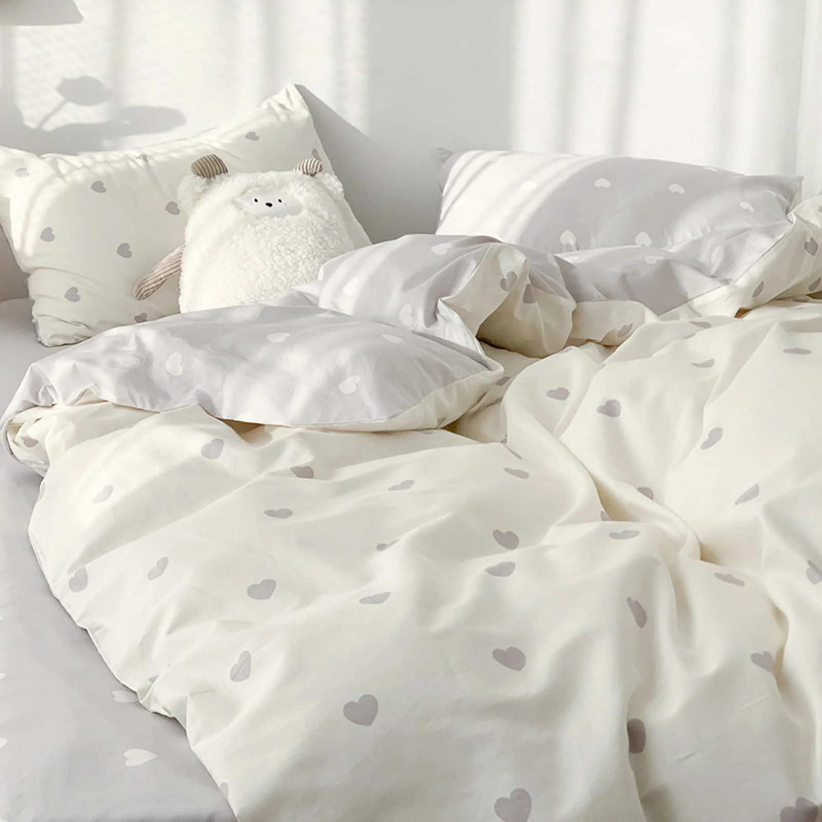Freyamy Bettwäsche 220x240cm 3teilig Weiß Grau Herz Mädchen Bettwaren-Sets Romantisch Liebe Wendebettwäsche 100% Microfaser Liebesmotiv Bettbezug mit Reißverschluss und 2 Kissenbezug 80x80cm - Image 7