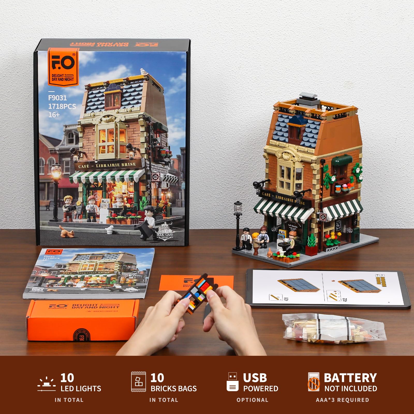 Funwhole Buchcafé Beleuchtetes Baukasten Set - Stadtkaffeehaus LED Licht Modularer BAU Modellsets 1718 Stücke für Erwachsene und Jugendliche - Image 3