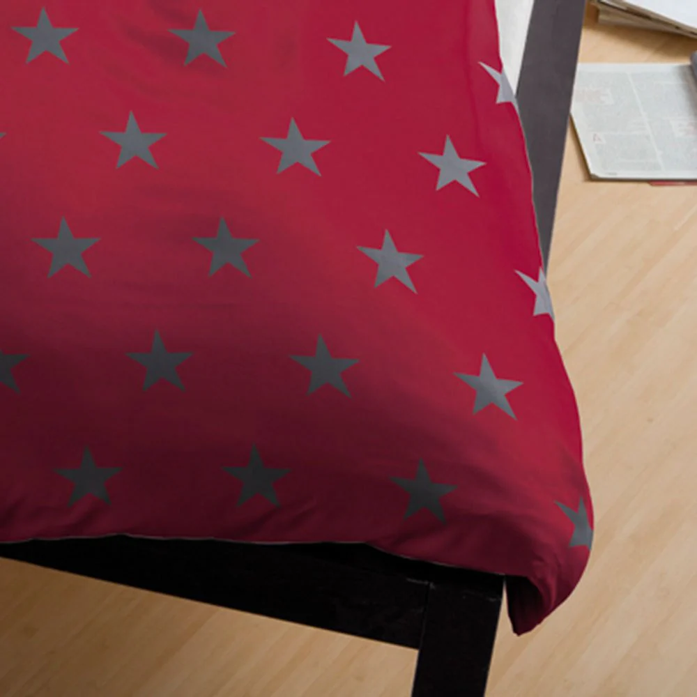 G BETTWARENSHOP kuschelig weiche Biber Bettwäsche Stars Rubin aus 100% Baumwolle mit Reißverschluss - ideal für den Winter 155x220 cm + 80x80 cm - Image 4