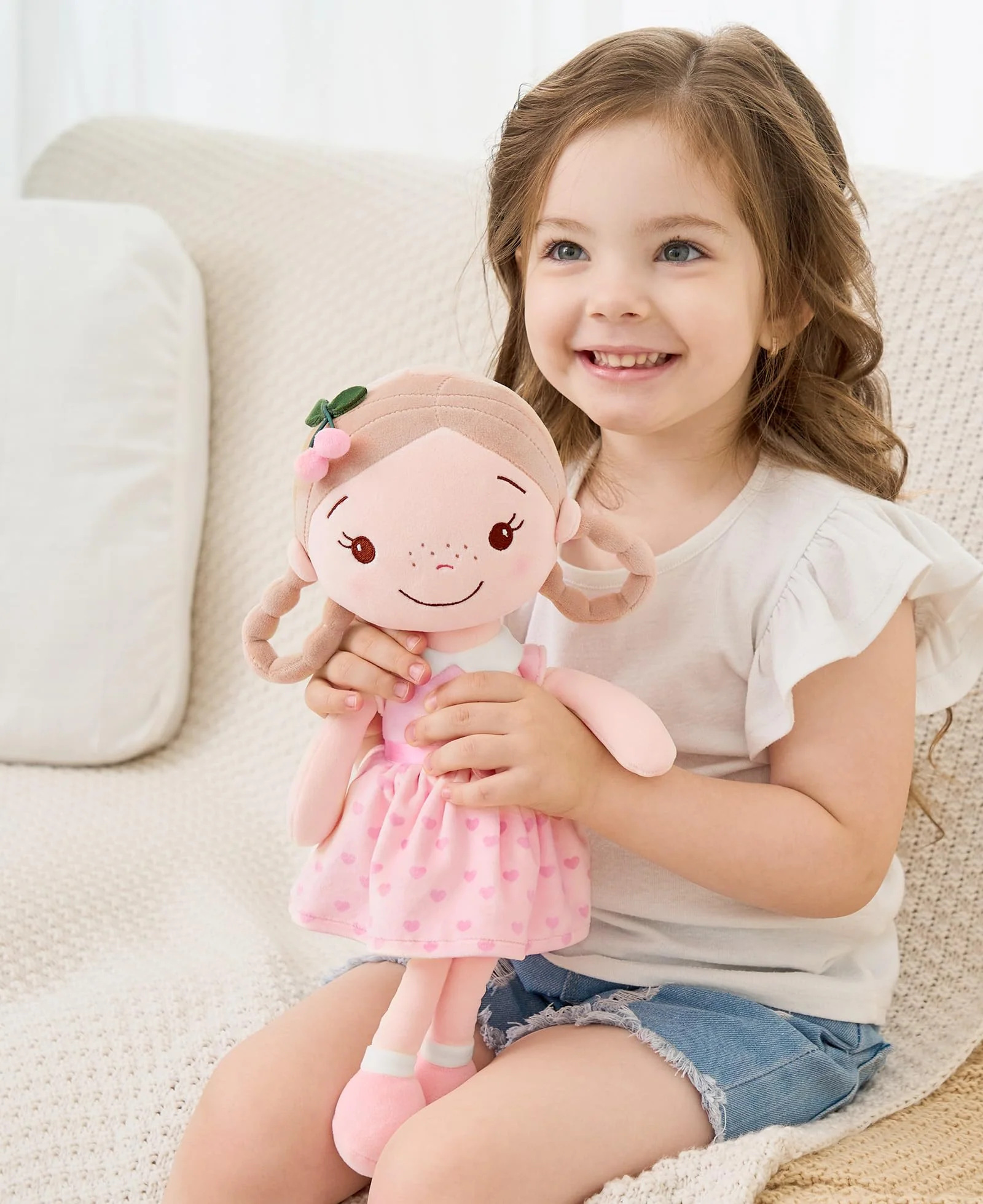 GAGAKU 40 cm Weiche Stoffpuppe, Schutzengelpuppen, Taufgeschenk für Baby Mädchen, Kuscheltier, Glücksbringer für Kinder von 3-5 Jahren (40cm Kirschmädchen) - Image 4