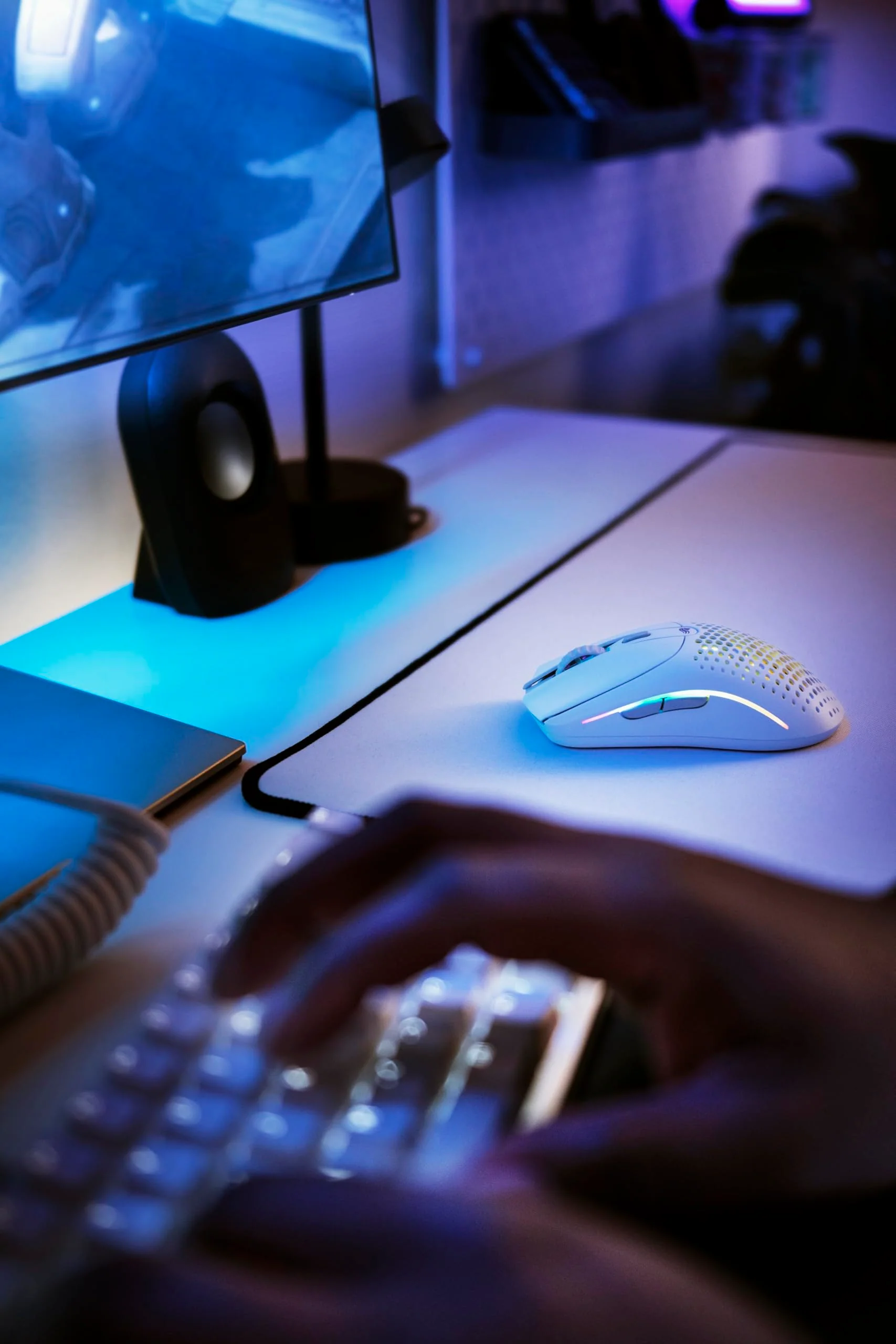 Glorious Gaming Model O 2 Wireless Gaming Mouse – 2,4 GHz & Bluetooth hybrid, superleichte 68 g, lange Akkulaufzeit, 26 k BAMF 2.0 Sensor, RGB-Beleuchtung, beidhändig, 6 Tasten, PTFE-Füße – Weiß - Image 13