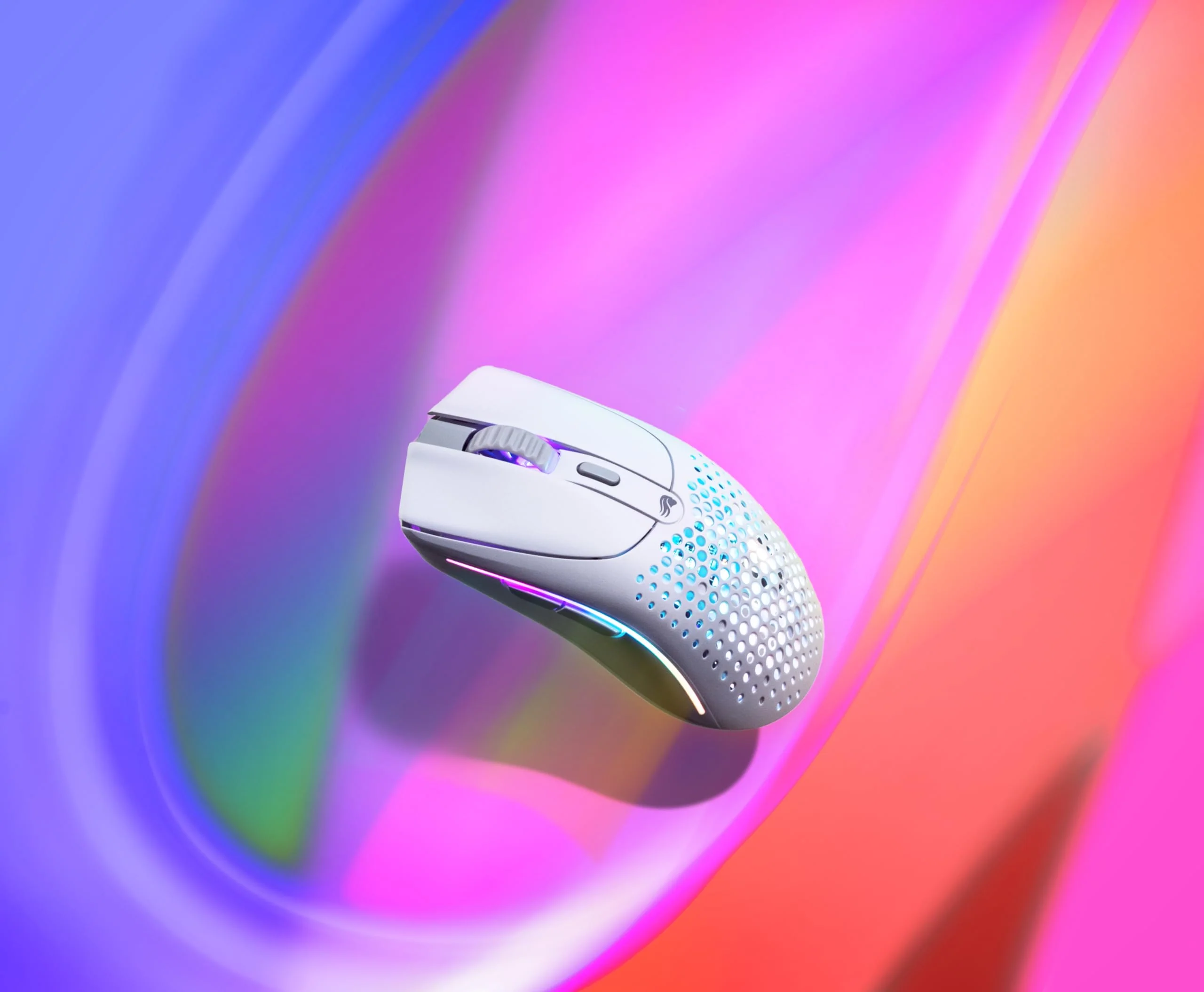 Glorious Gaming Model O 2 Wireless Gaming Mouse – 2,4 GHz & Bluetooth hybrid, superleichte 68 g, lange Akkulaufzeit, 26 k BAMF 2.0 Sensor, RGB-Beleuchtung, beidhändig, 6 Tasten, PTFE-Füße – Weiß - Image 6