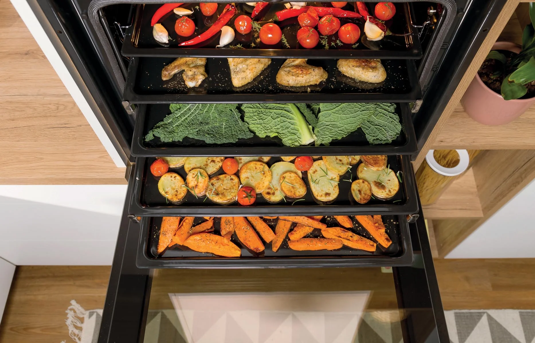 Gorenje Einbauherd-Set Heißluft Inox Set 4 mit Glaskeramik-Kochfeld / 77 Liter / ExtraSteam / GentleClose & Open / EcoClean / AirFry / PizzaMode / PerfectGrill / Teleskopauszüge / Inox-Look - Image 7