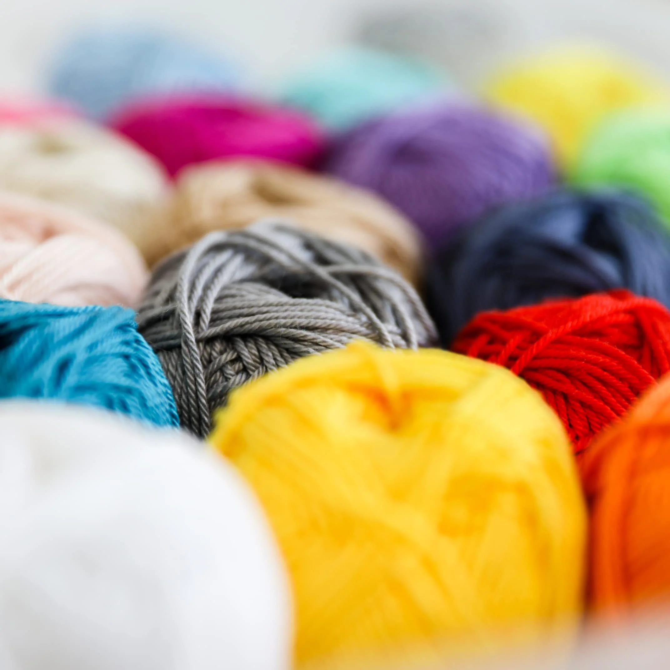 Gründl Wolle Cotton Quick uni - dünne Wolle zum Häkeln - Strickgarn - Häkelgarn - Glänzend und hautfreundlich - 100% Baumwolle - 1 Knäuel 50 g / 125 m - Nadelstärke 3-4 - Creme - Image 4