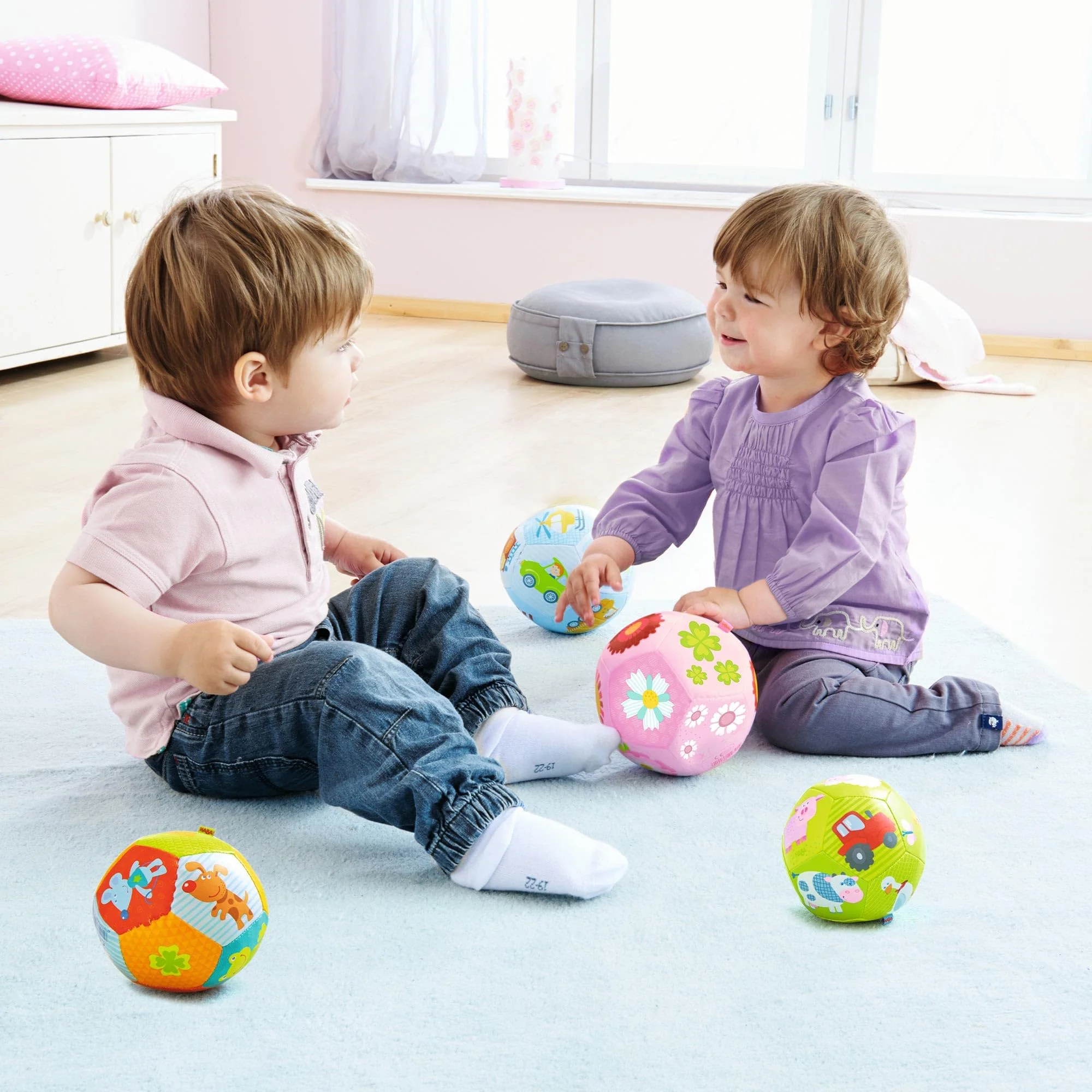HABA Babyball Tiere - Ball für Kinder ab 6 Monaten - Weicher Greifball für erstes Spielen & Motoriktraining - 1302484001 - Image 3