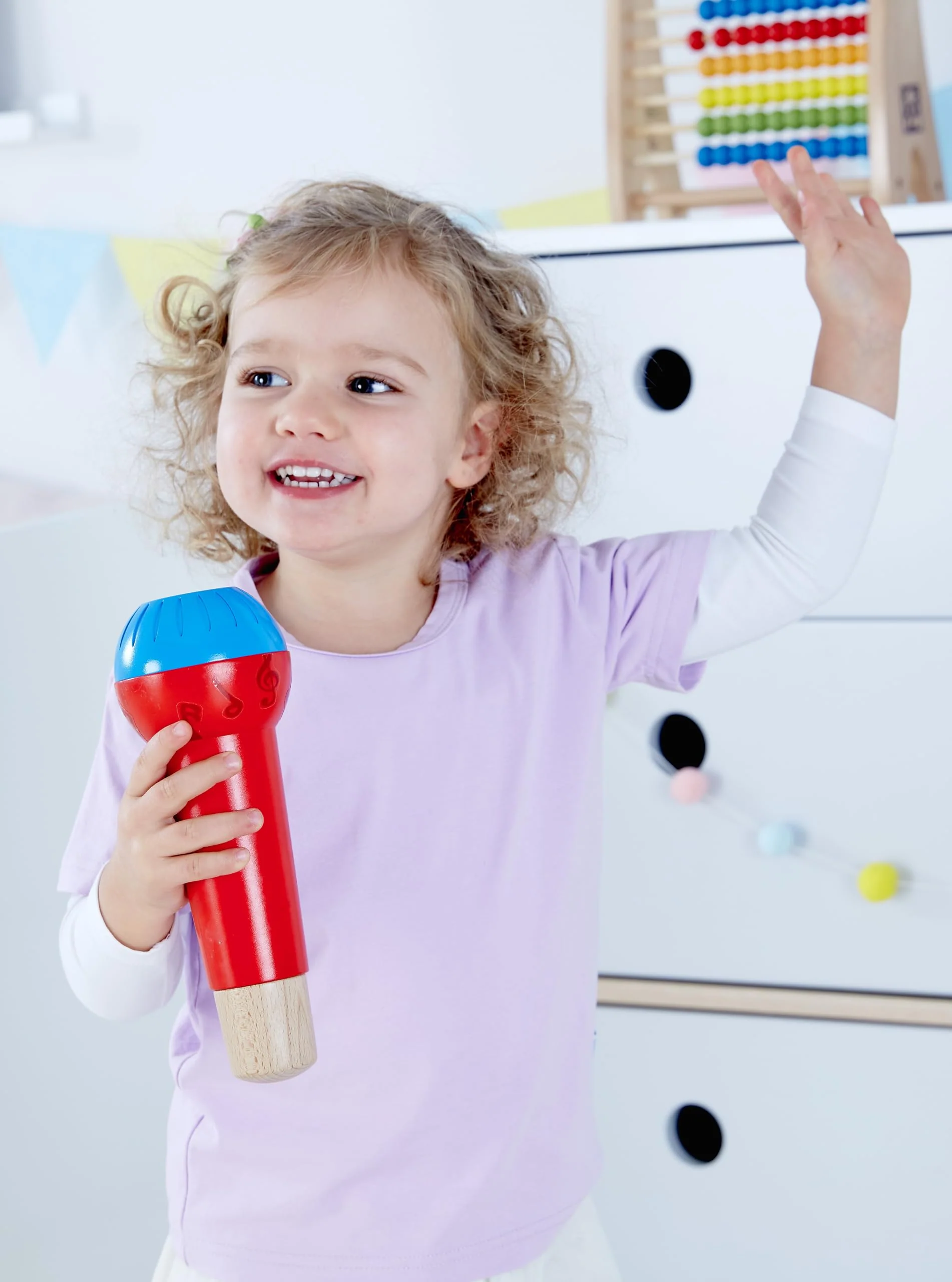 Hape Echomikrofon - Batterieloses Stimmverstärker-Mikrofon, Lernspielzeug zum Singen und Rollenspielen, fördert Hörentwicklung, ab 12 Monaten - Image 8