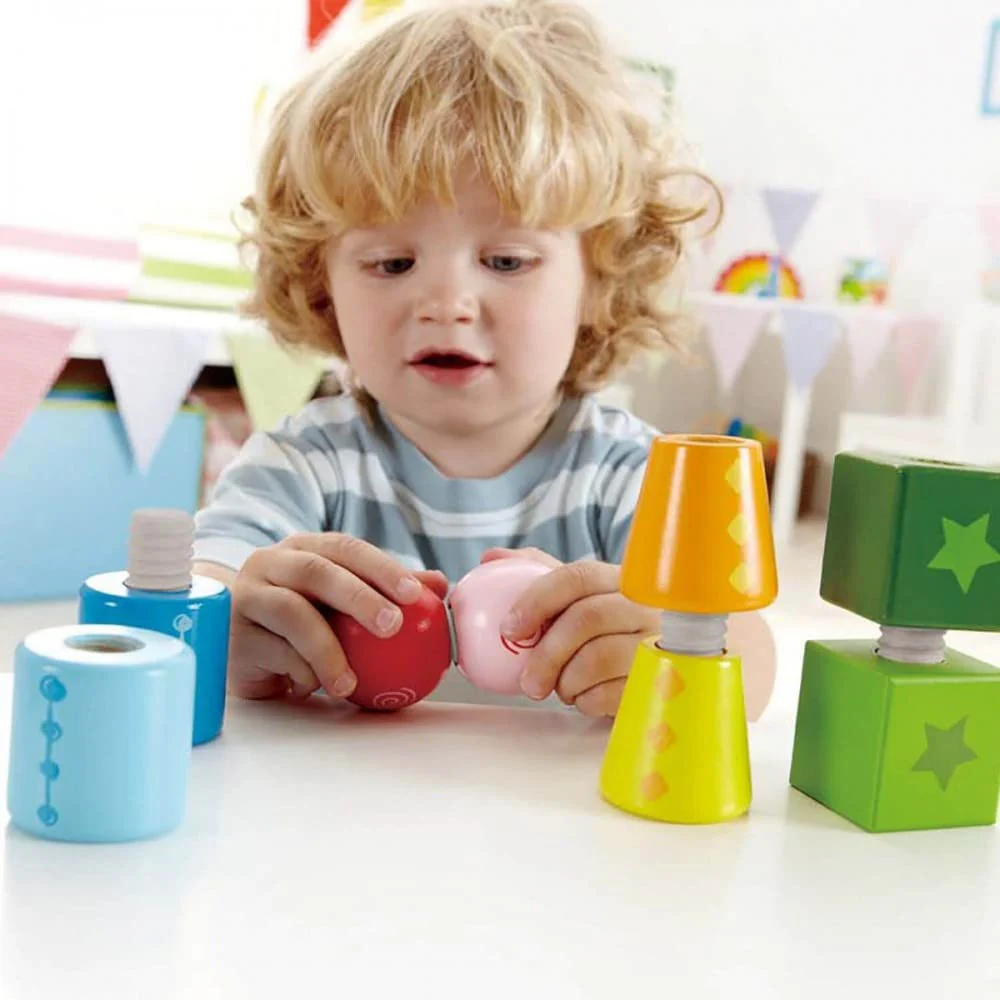 Hape Schraubklötze – Bunte Holzbausteine zum Schrauben & Stecken, kreatives Motorik- und Konstruktionsspielzeug, ab 2 Jahren - Image 5