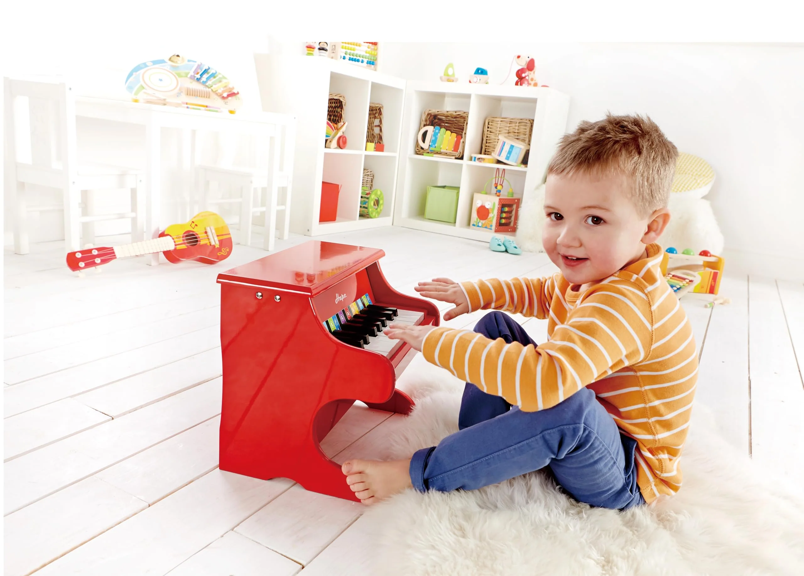 Hape Spielzeug-Klavier | Mit 18 Tasten, Musikinstrument für Kinder aus Holz, rot, ab 3 Jahren - Image 8