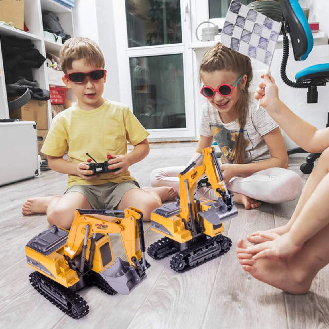Highttoy Ferngesteuerter Bagger, 6 Kanäle RC Bagger für Jungen Bagger Traktor Spielzeug mit Lichtern und Ton 1:24 Ferngesteuertes Bagger LKW Spielzeug für Kinder - Image 3