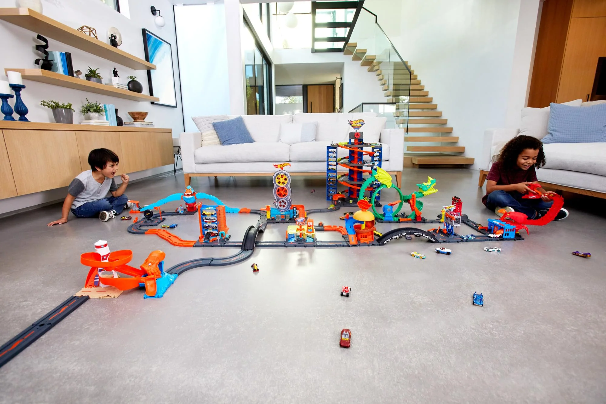 HOT WHEELS City - Erweiterungs-Streckenset inklusive 10 Komponente für individuelle Gestaltung und Action-Auto, Kinder ab 4 Jahre, HDN95 - Image 7