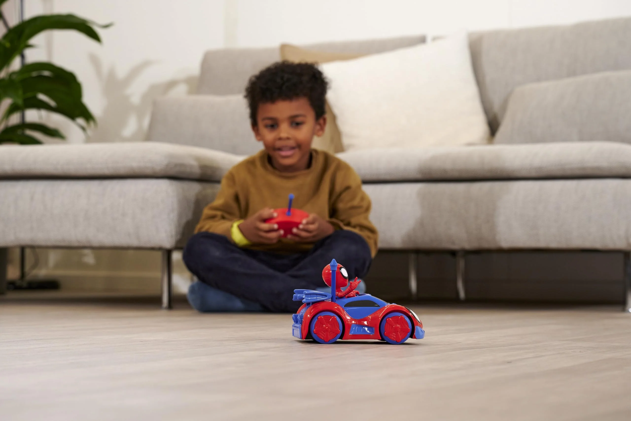 Jada Toys Spidey RC Web Crawler (17 cm) - ferngesteuertes Auto zu Marvel Spidey und Seine Super-Freunde, Spielzeug-Auto mit Fernbedienung für Kinder ab 3 Jahre, max. 6.5 km/h - Image 3