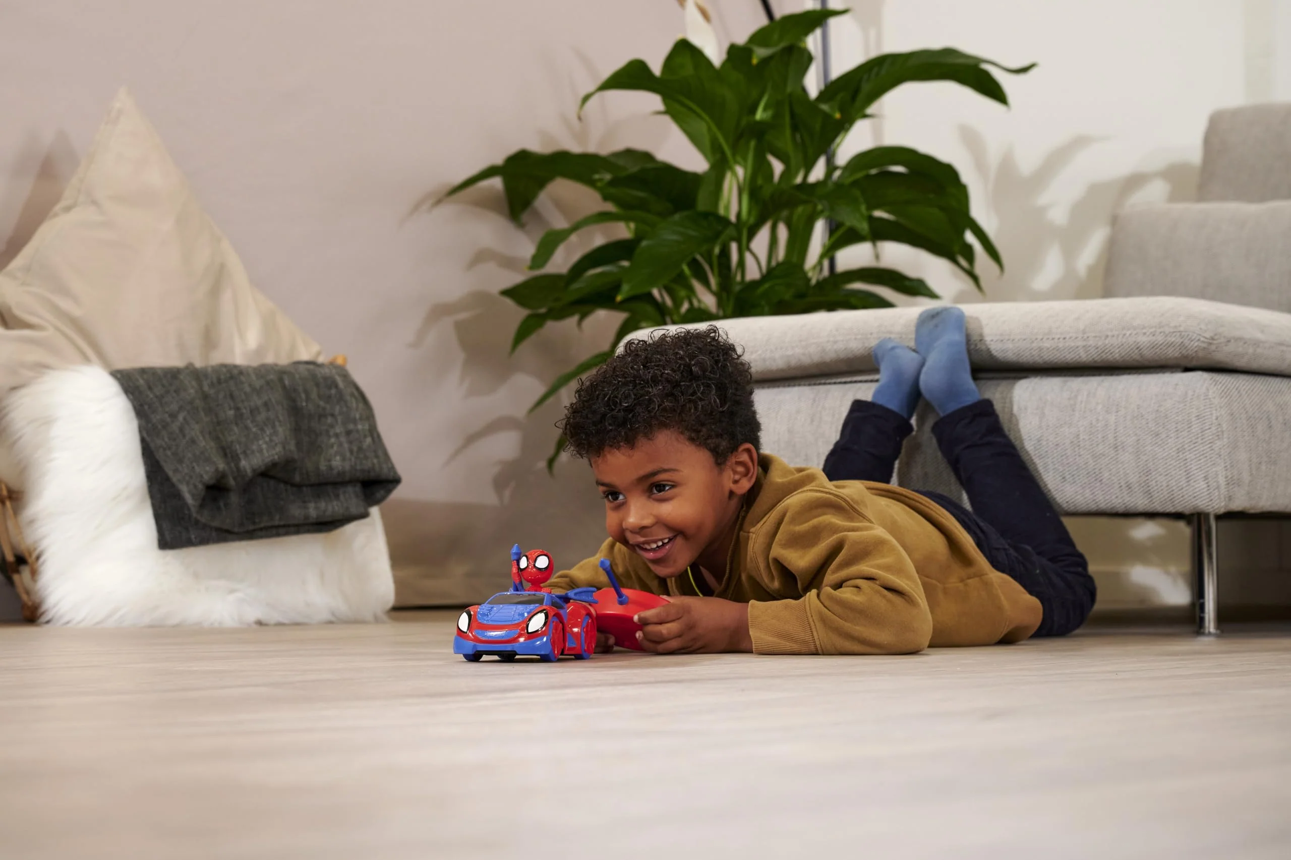 Jada Toys Spidey RC Web Crawler (17 cm) - ferngesteuertes Auto zu Marvel Spidey und Seine Super-Freunde, Spielzeug-Auto mit Fernbedienung für Kinder ab 3 Jahre, max. 6.5 km/h - Image 6