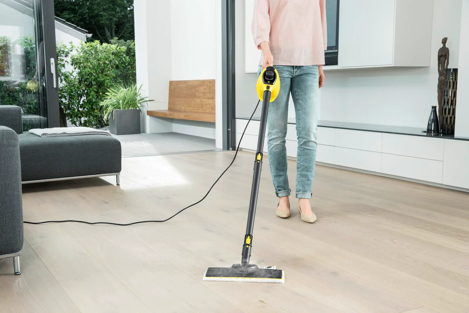 Kärcher Dampfreiniger SC 1 EasyFix, Dampfdruck: 3 bar, Aufheizzeit: 3 min., Leistung: 1.200 W, Flächenleistung: 20 m², Tank: 200 ml, mit Bodenreinigungsset EasyFix, Düsen und Mikrofaserbezug - Image 5