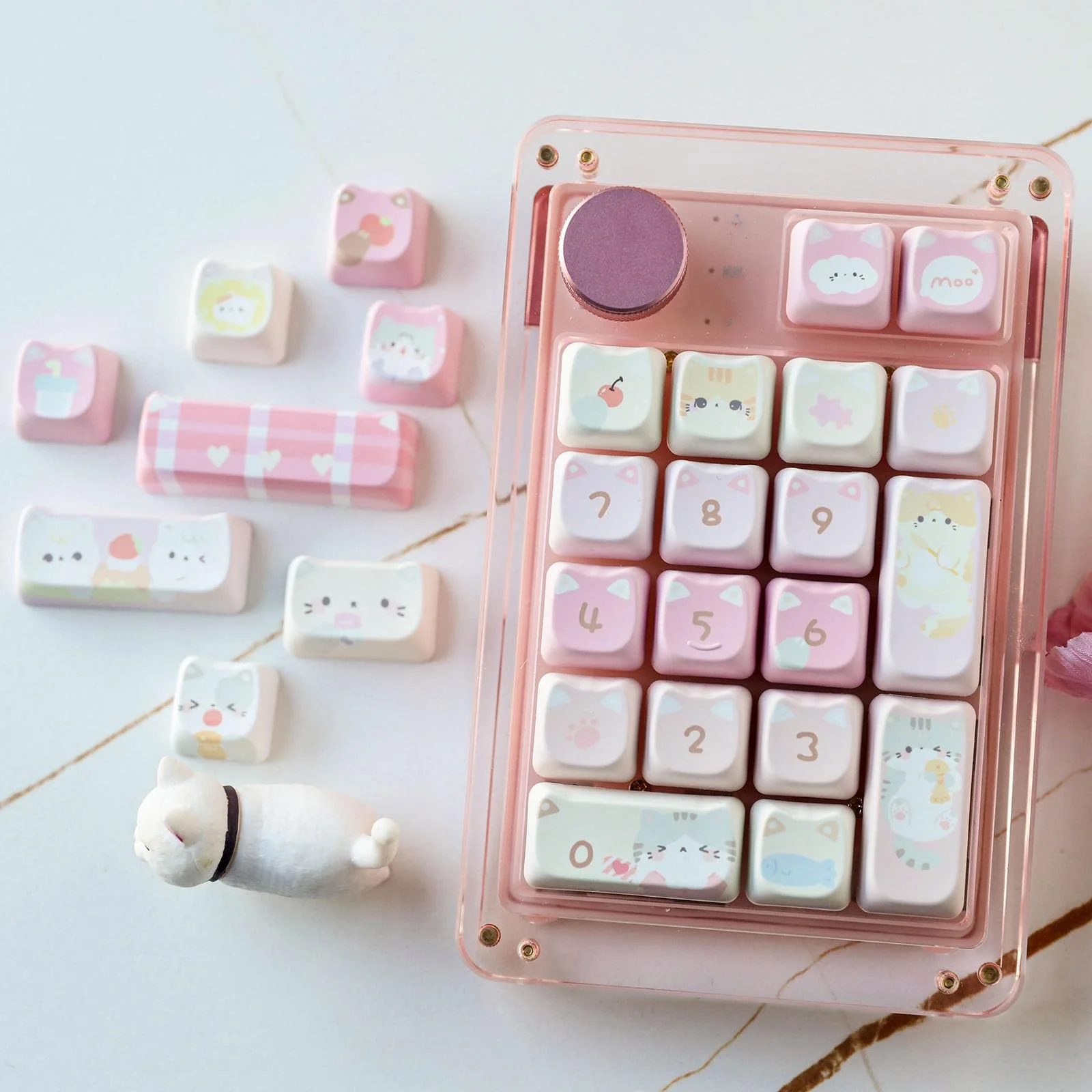 KiiBoom x Maorbeng Meow Meow Squad Tastenkappen-Set, Farbstoff-Sublimation PBT, Mao-Profil, 142 Tasten, benutzerdefinierte Tastenkappen für ANSI-Layout, MX-Schalter mechanische Gaming-Tastatur - Image 4