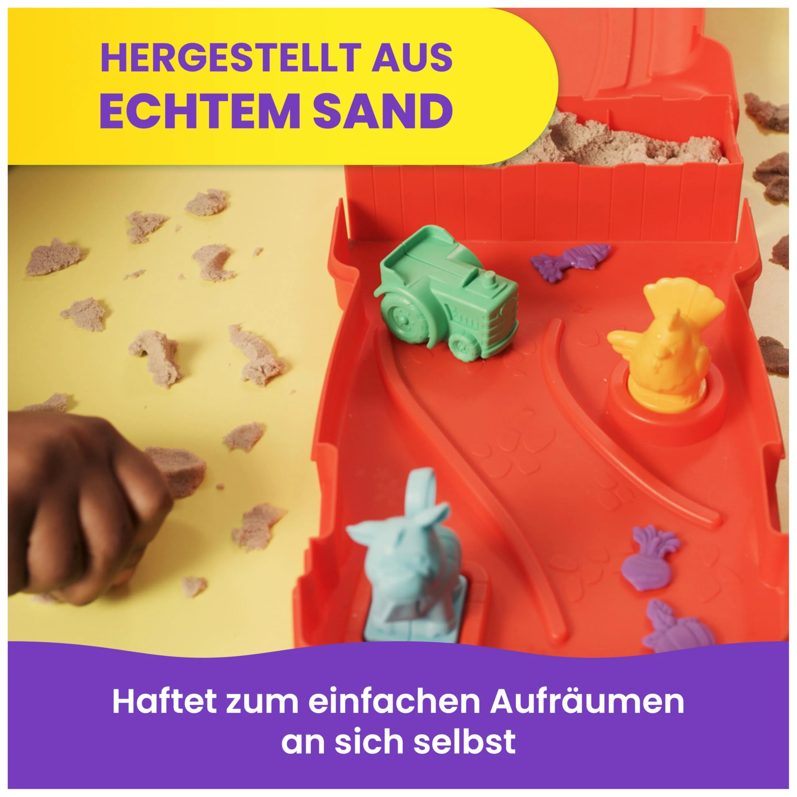 Kinetic Sand Sandy Farm Set - mit 340 g magischem Sand aus Schweden, 2 Stempeltieren, 1 Traktor und Zubehör für kreatives Indoor-Sandspiel, ab 3 Jahren - Image 4