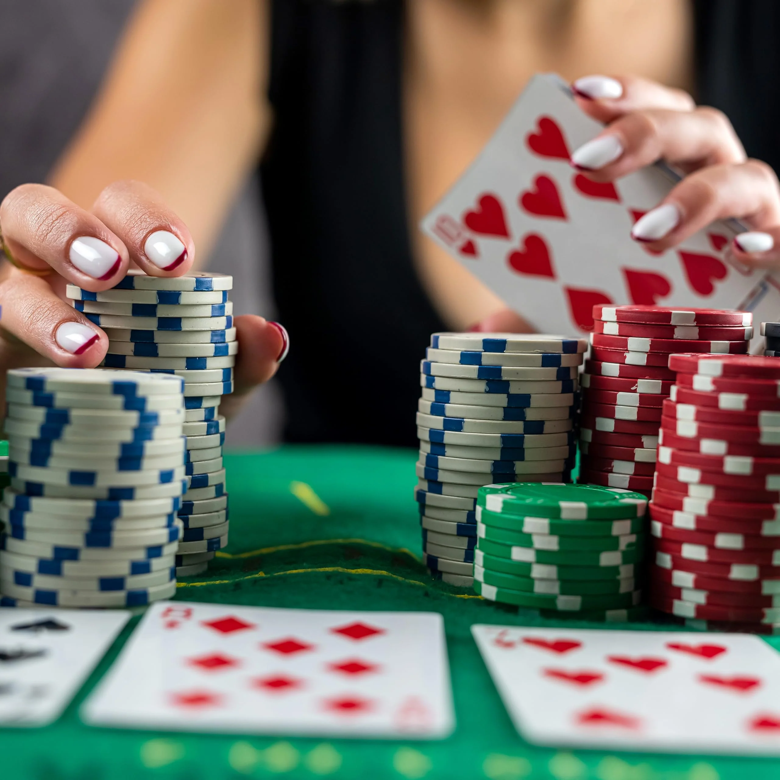 Kyto Pokerkoffer 300-tlg. Poker Set - Ideales Texas Holdem Set - Mit Koffer, Pokerchips, Pokerkarten und Pokermatte - Perfektes Pokerspiel für Profis und Anfänger im Cash Game und Turnier Poker - Image 2