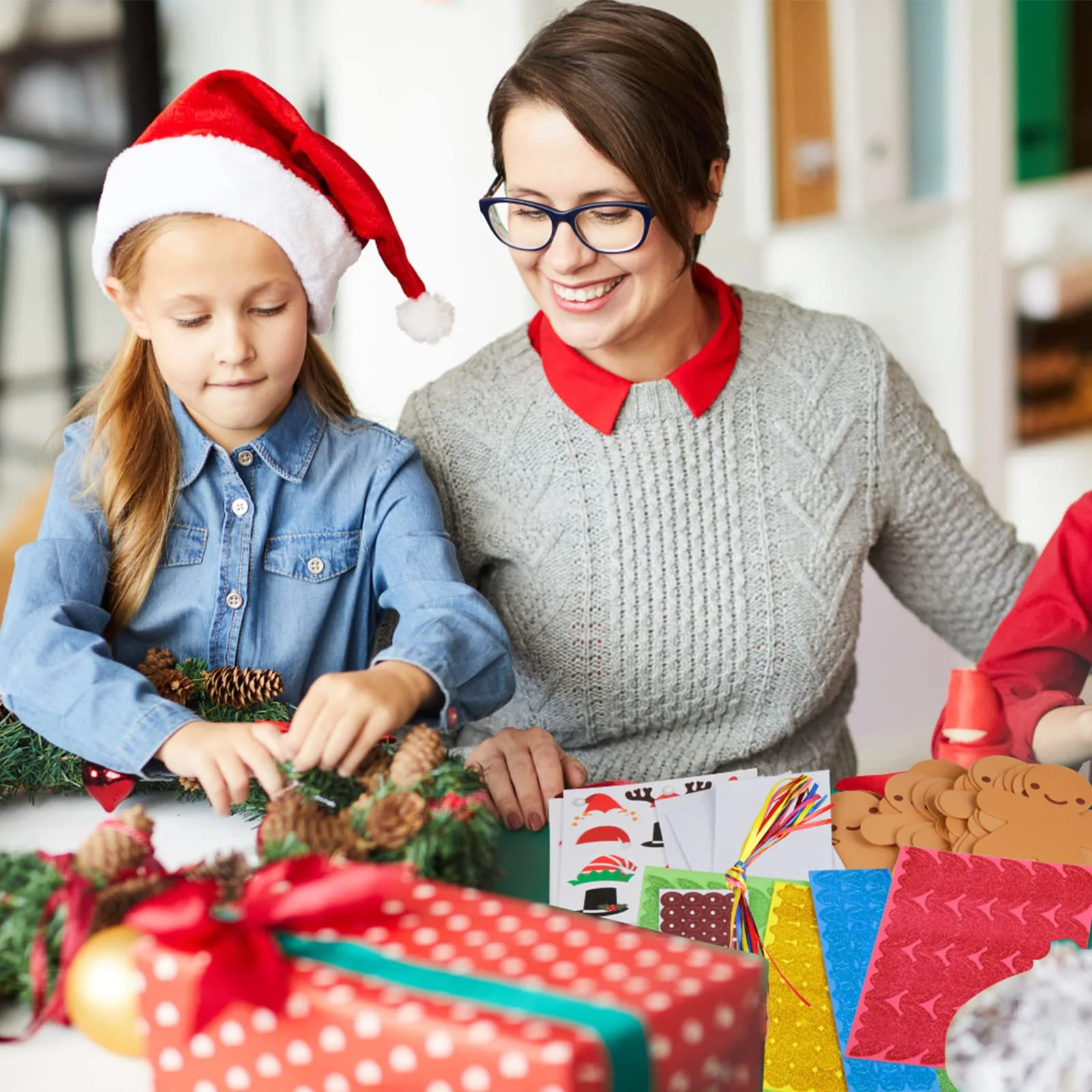 LAMEK 24 Lebkuchenmann Bastelsets Kinder Kreative Weihnachtsbasteln Weihnachten Kunsthandwerk zum Basteln Kreativsets Moosgummi Bastelhandwerk für Jungen Mädchen Weihnachtsbaum Winter Neujahr - Image 7