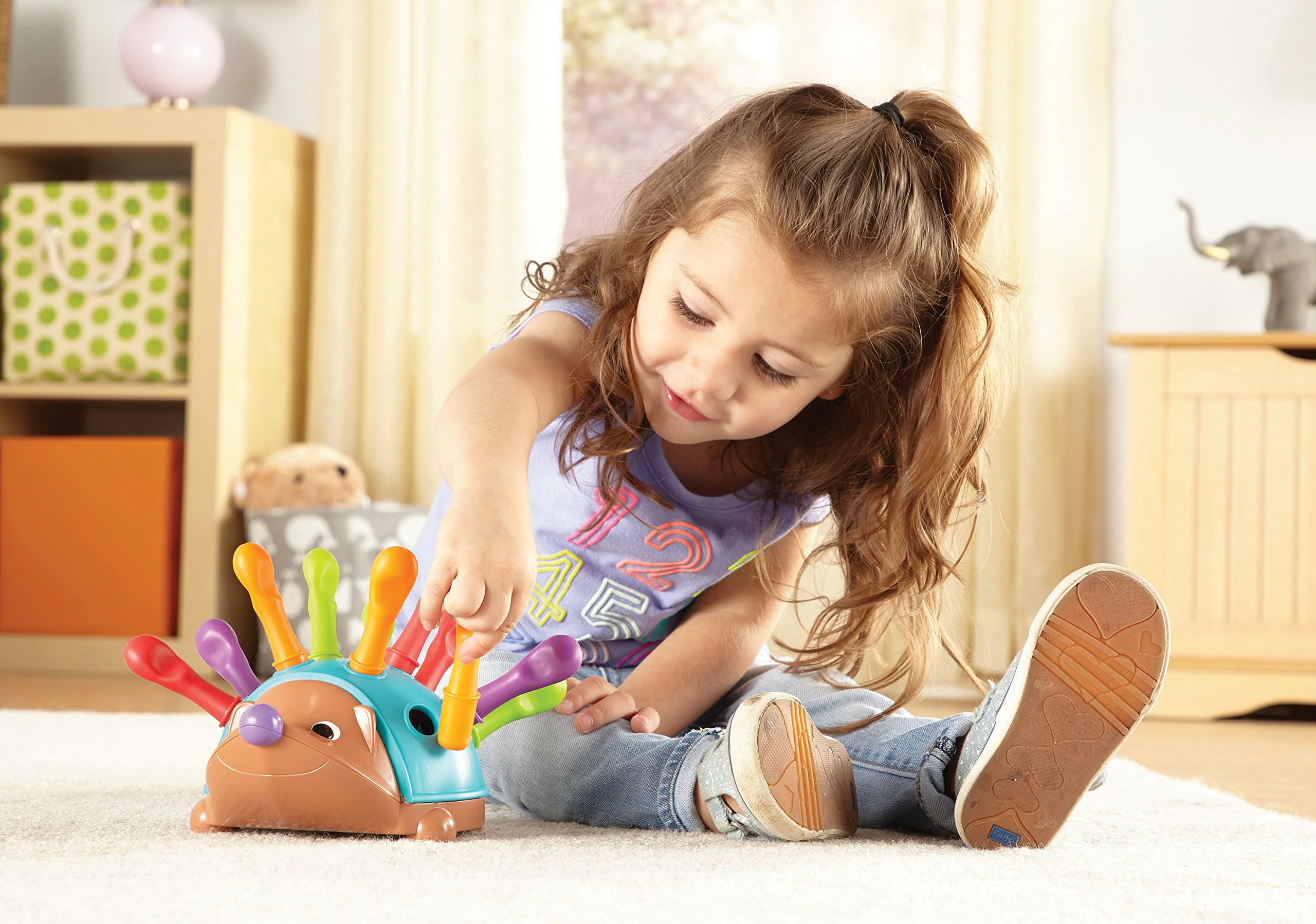 Learning Resources Spike der Igel, Feinmotorik Lernspielzeug für Kinder ab 18 Monaten, Farben und Formen Lernen, Vorschule, Motorikspiel, 12 Steckstachel - Image 3